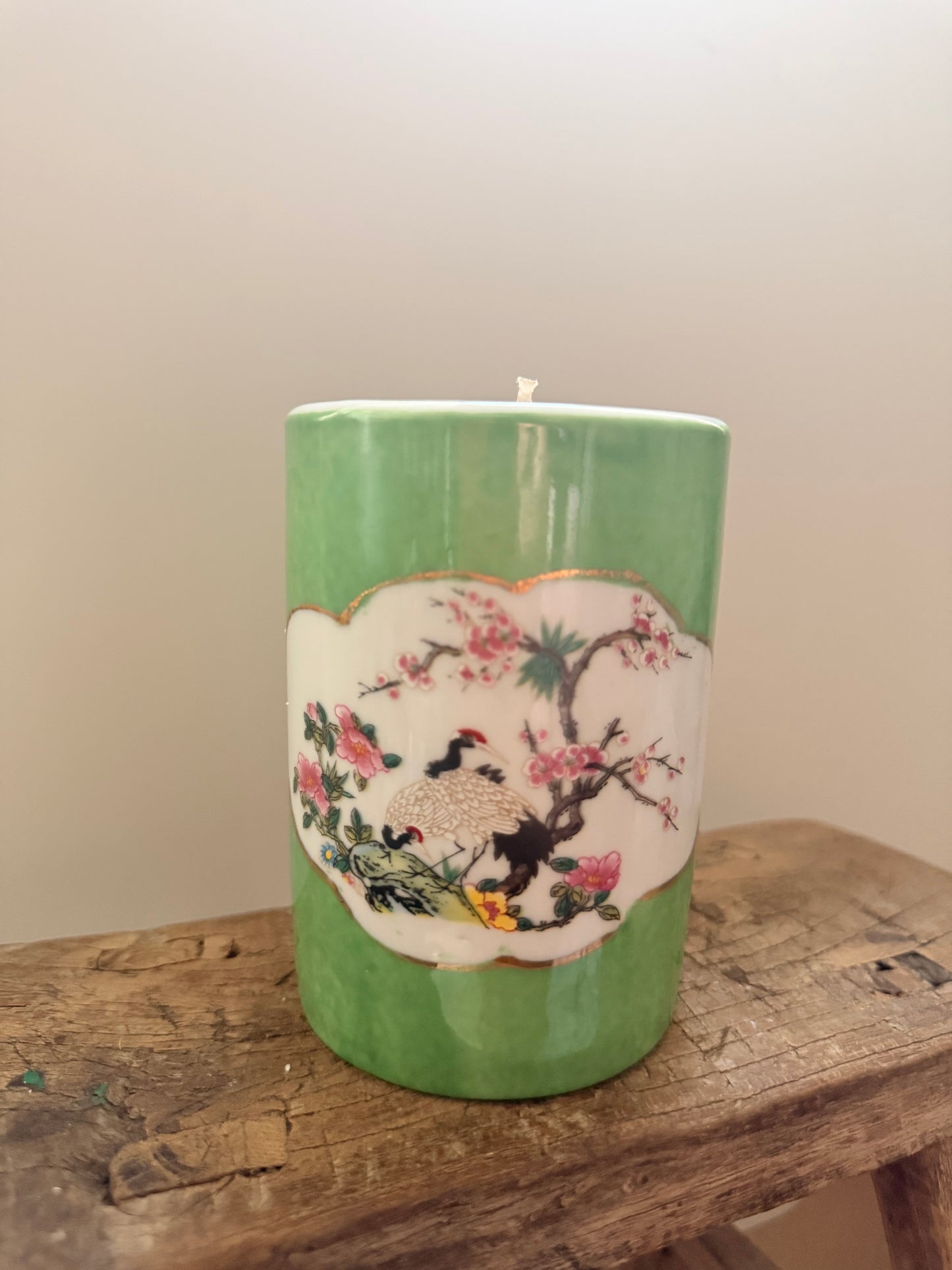 Green brush pot 1 wick candle