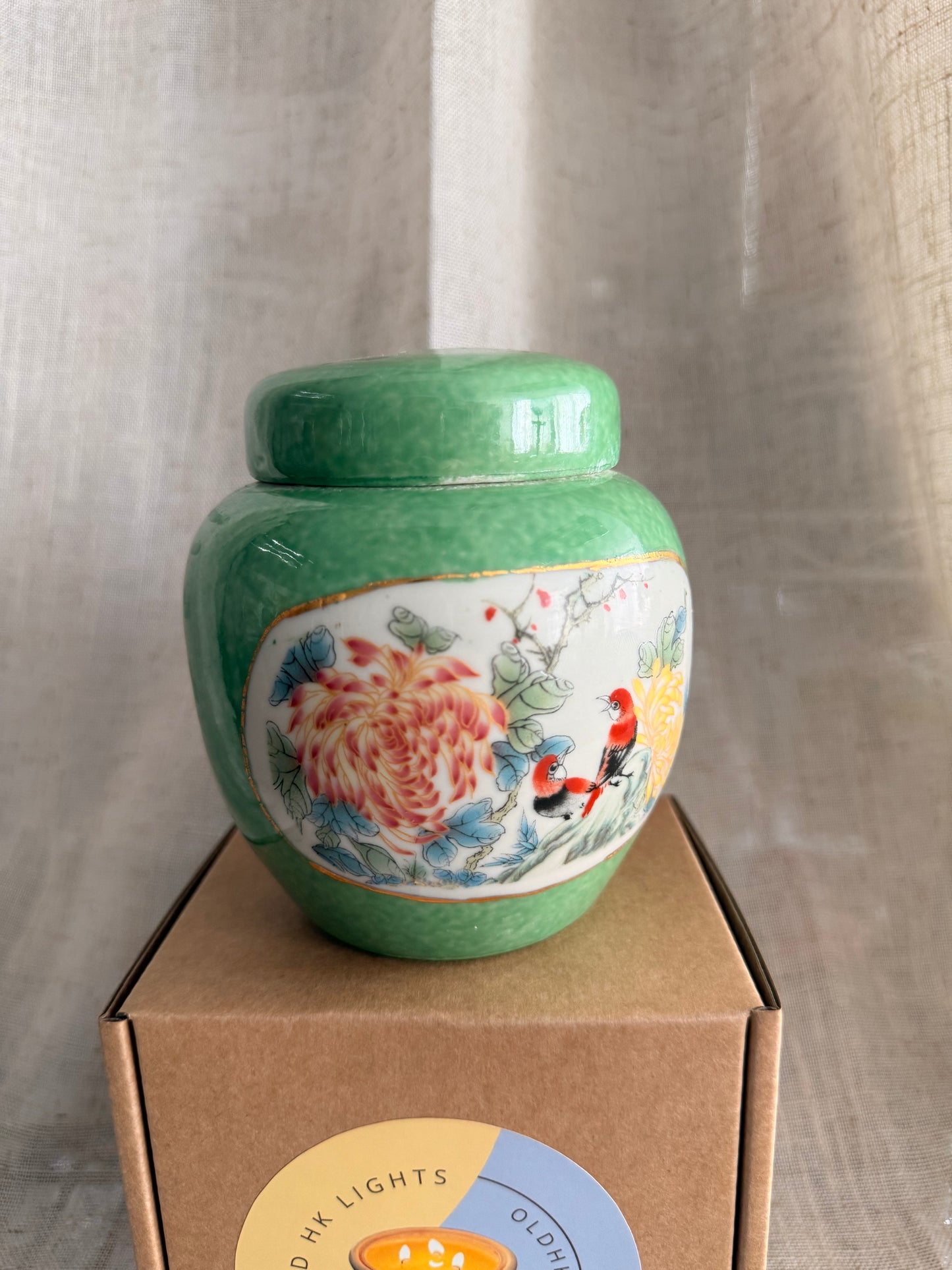 Green chrysanthemum tea jar candle