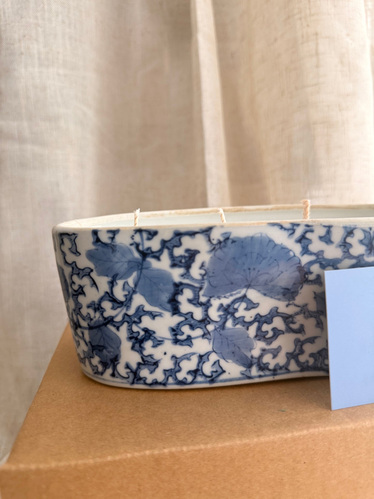 Blue and white cat box 4 wicks candle