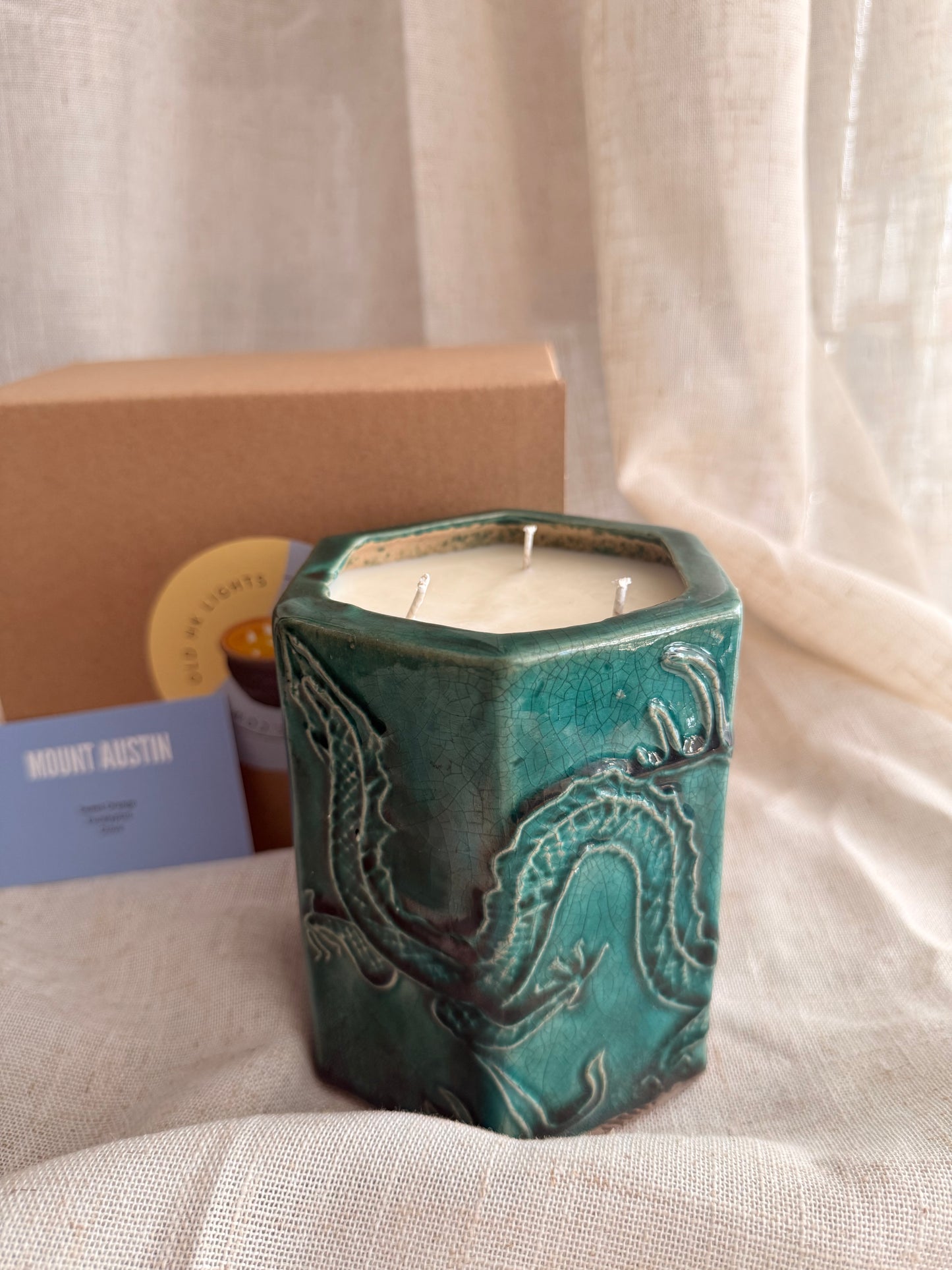 Green hexagone dragon pot 3 wicks candle