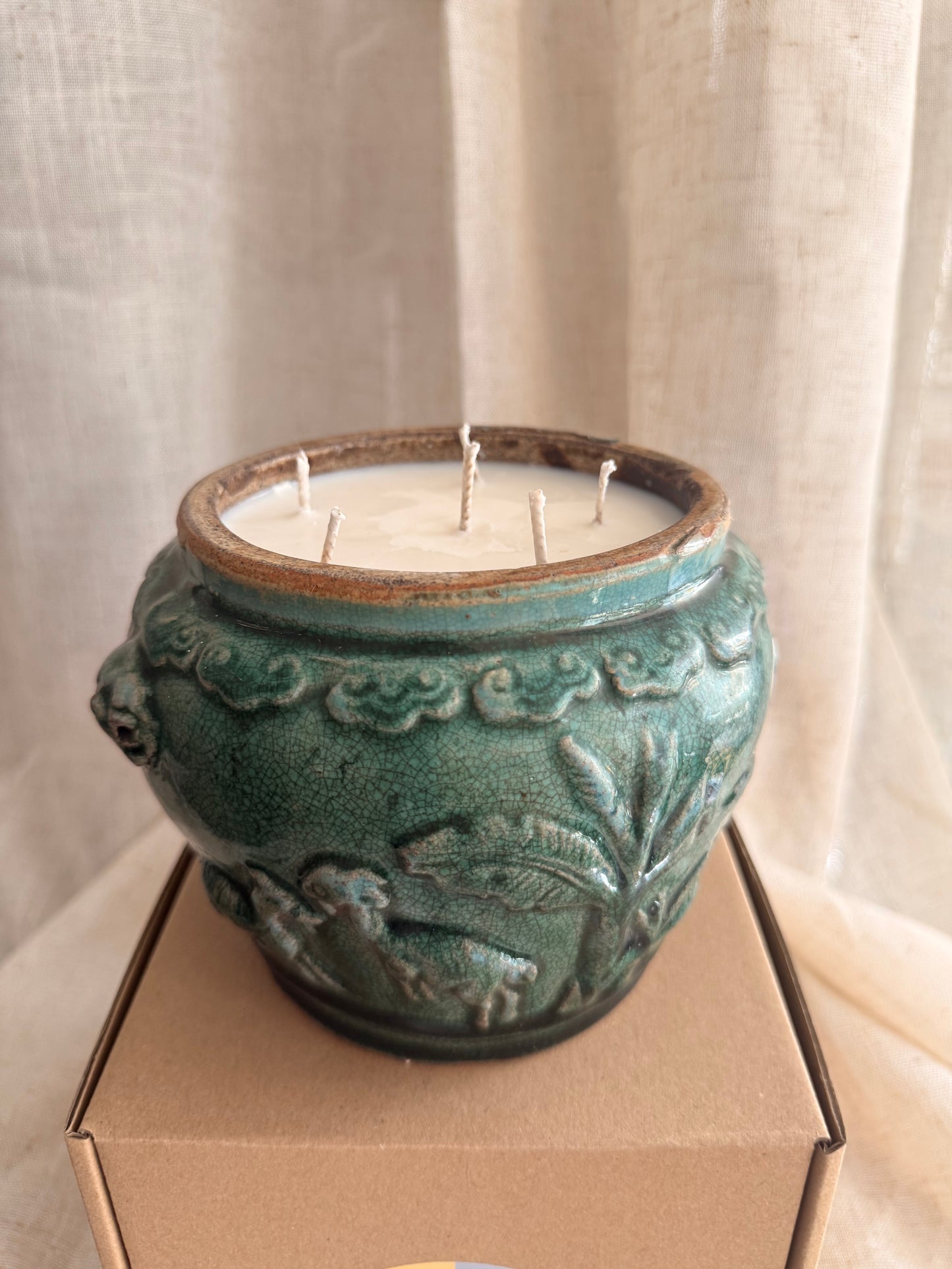 Green antique dragon and lamb pot 6 wicks candle