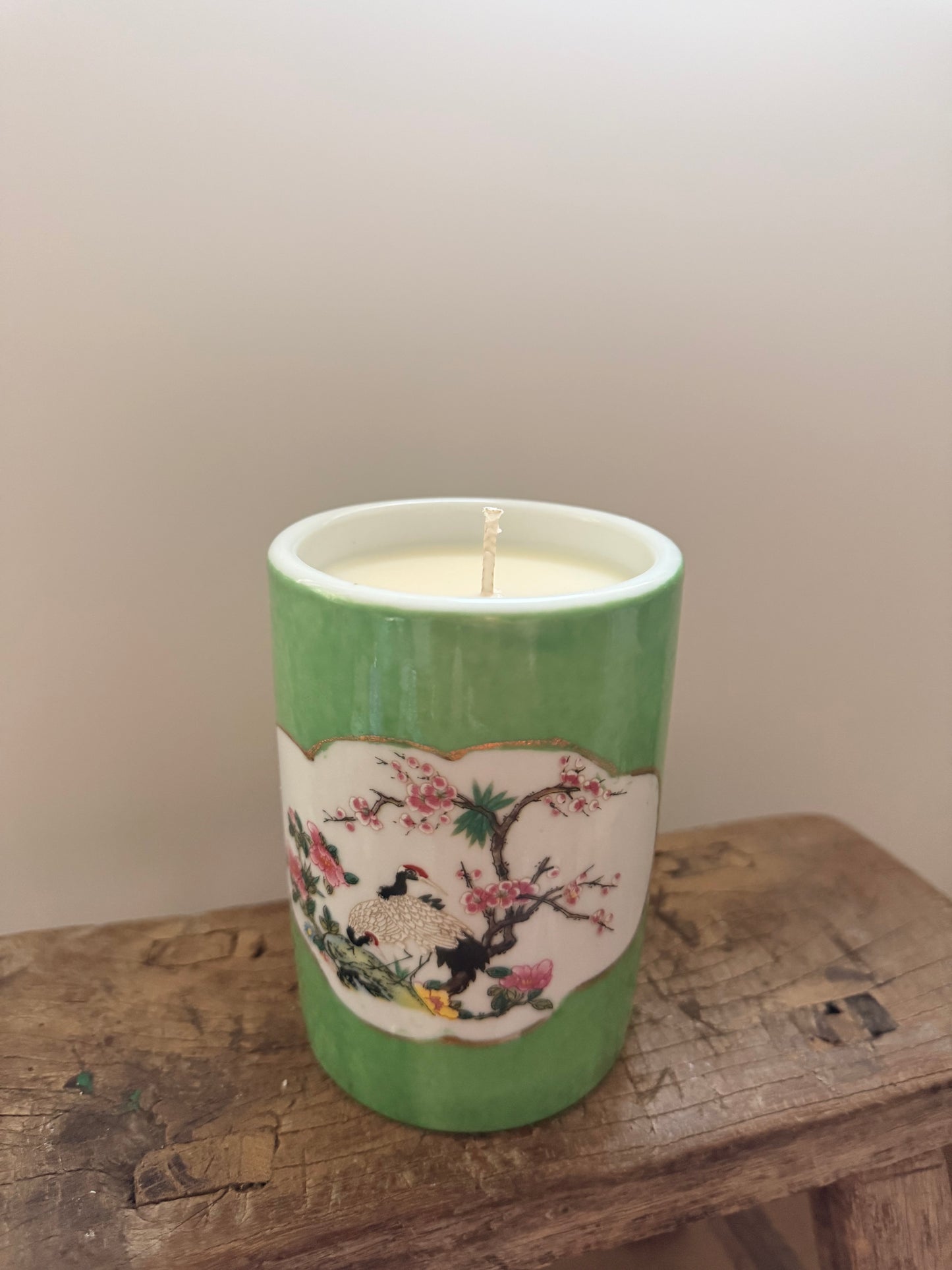 Green brush pot 1 wick candle