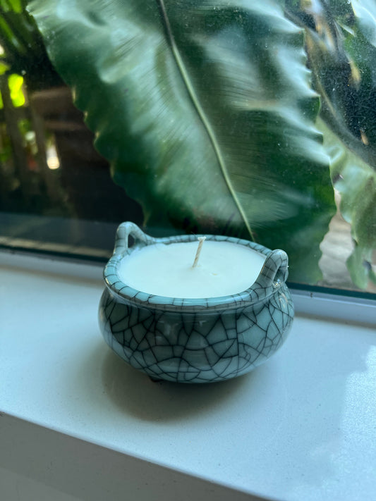 The Peak incense pot 1 wick candle