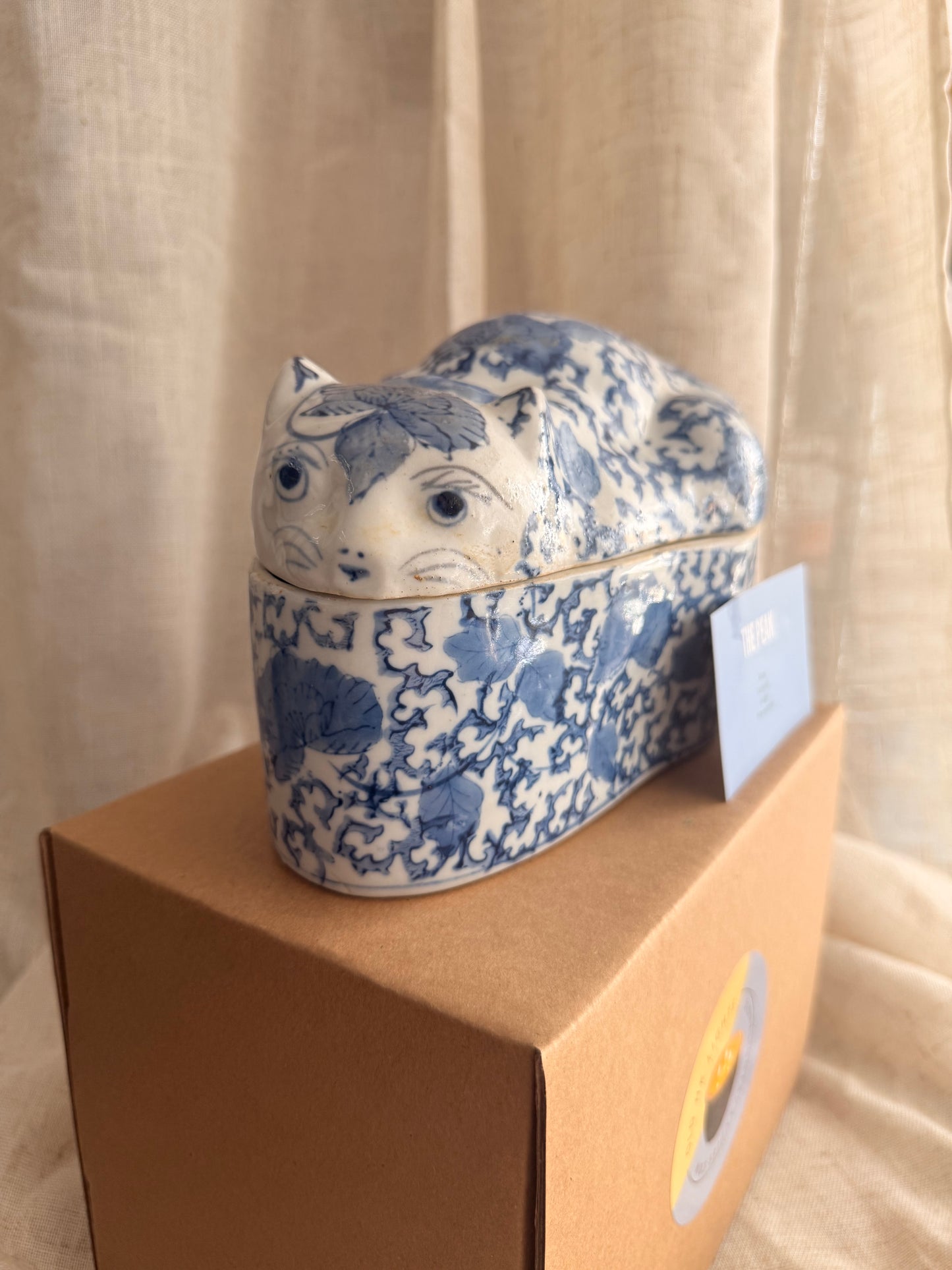 Blue and white cat box 4 wicks candle