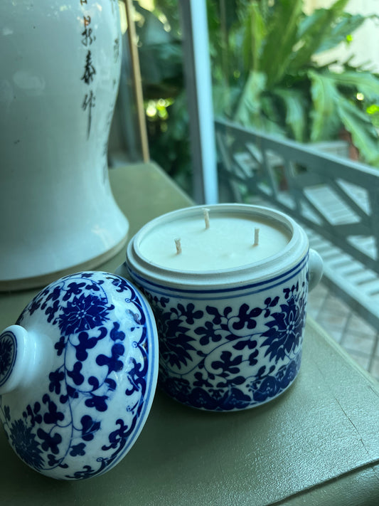 Tea box 3 wicks blue and white candle