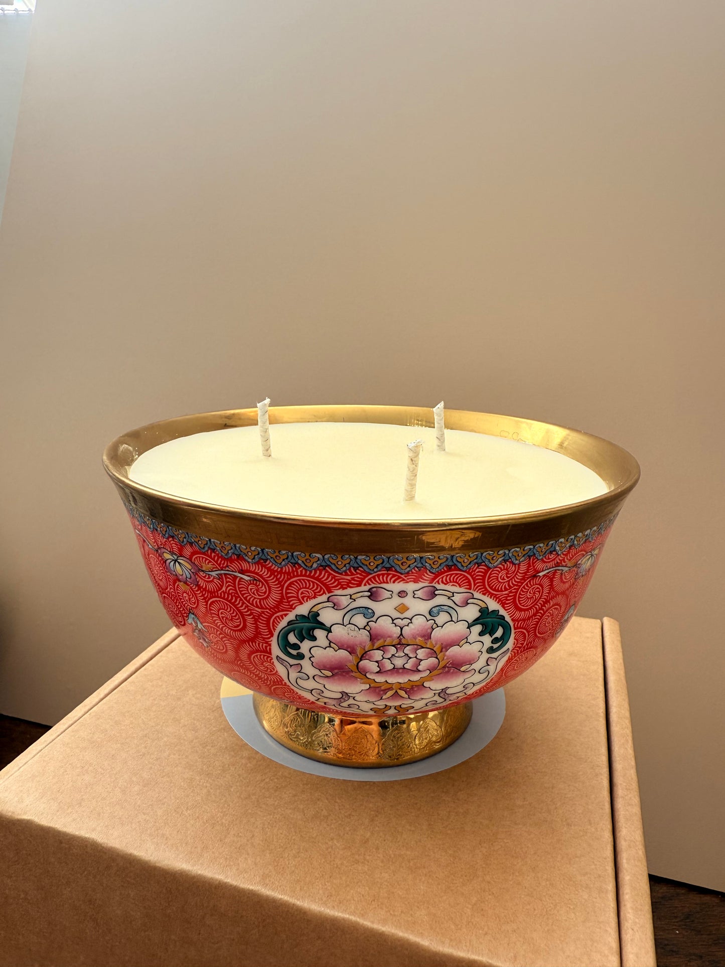 Red and gold 3 wicks bowl candle