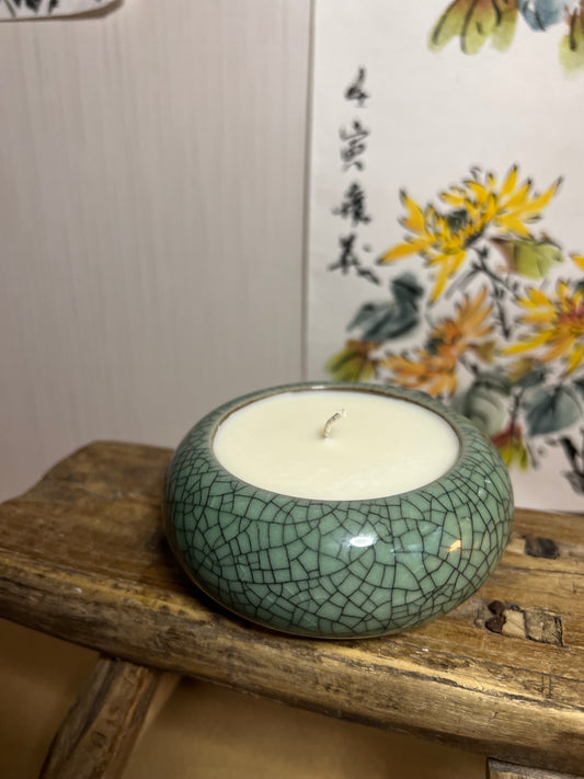 Small cracked ceramic celadon Man Mo Temple 1 wick Candle