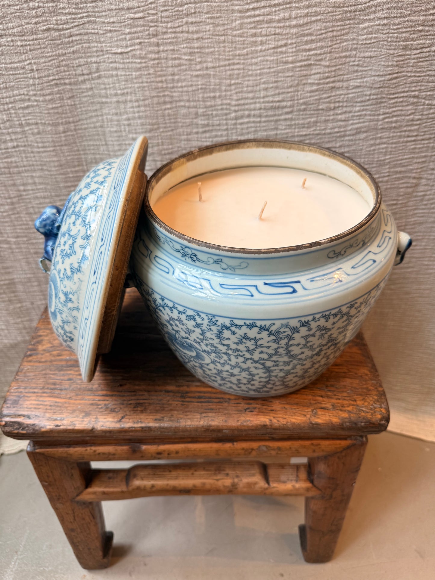 Giant blue and white porridge jar 6 wicks Candle