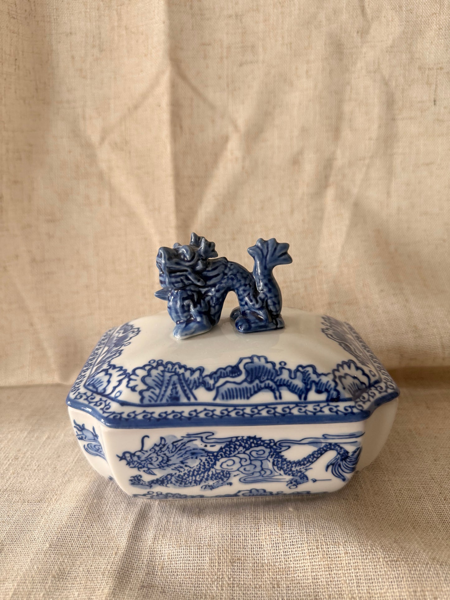 Dragon blue and white Dragon box Candle