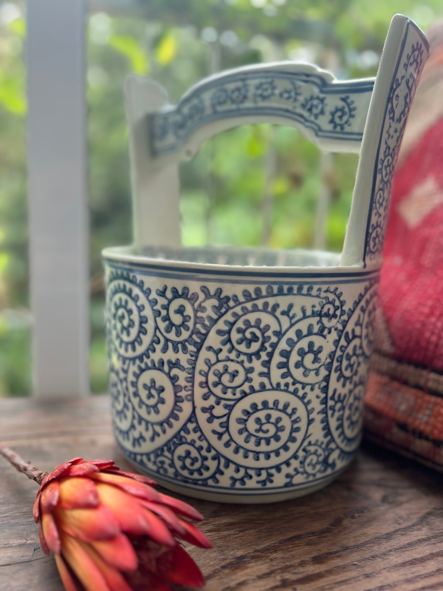 Ceramic blue and white bucket 8 wicks candle