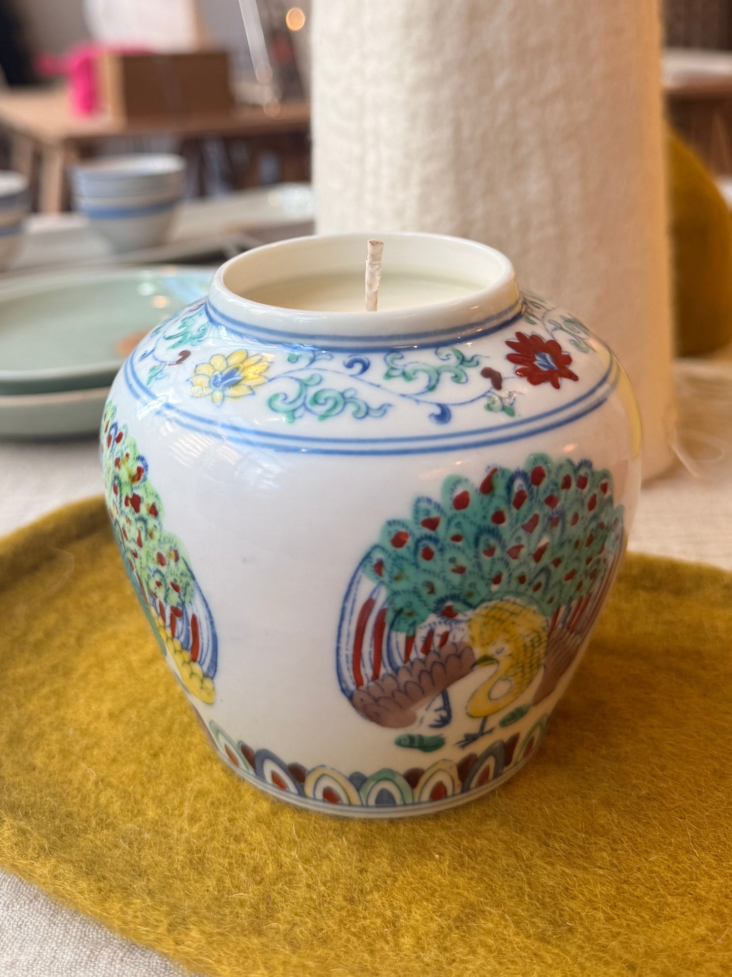 Fine porcelain small ginger jar candle