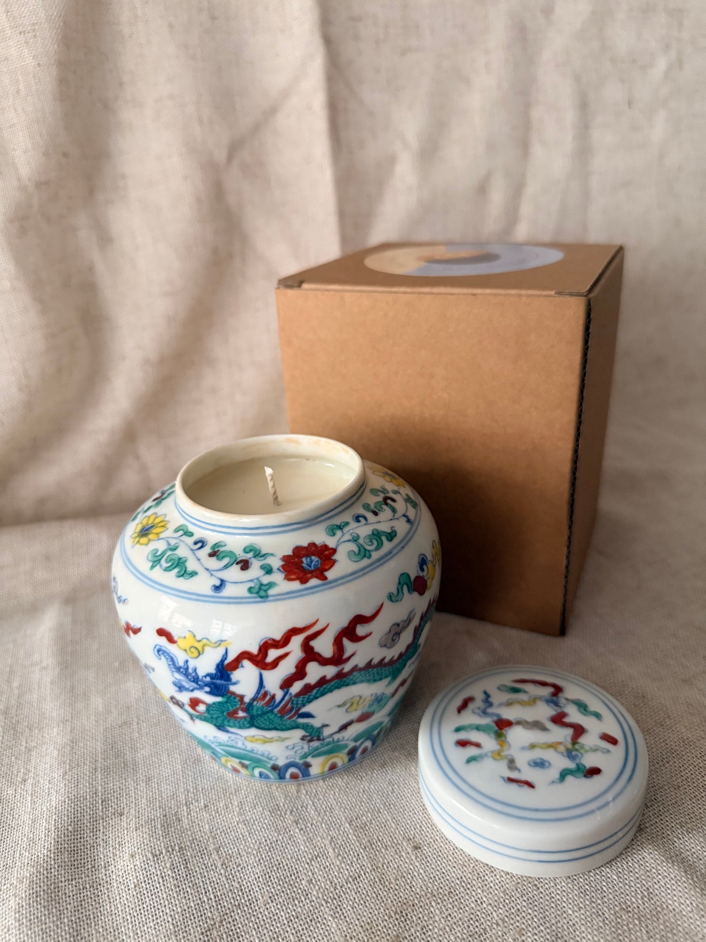Fine porcelain small ginger jar candle