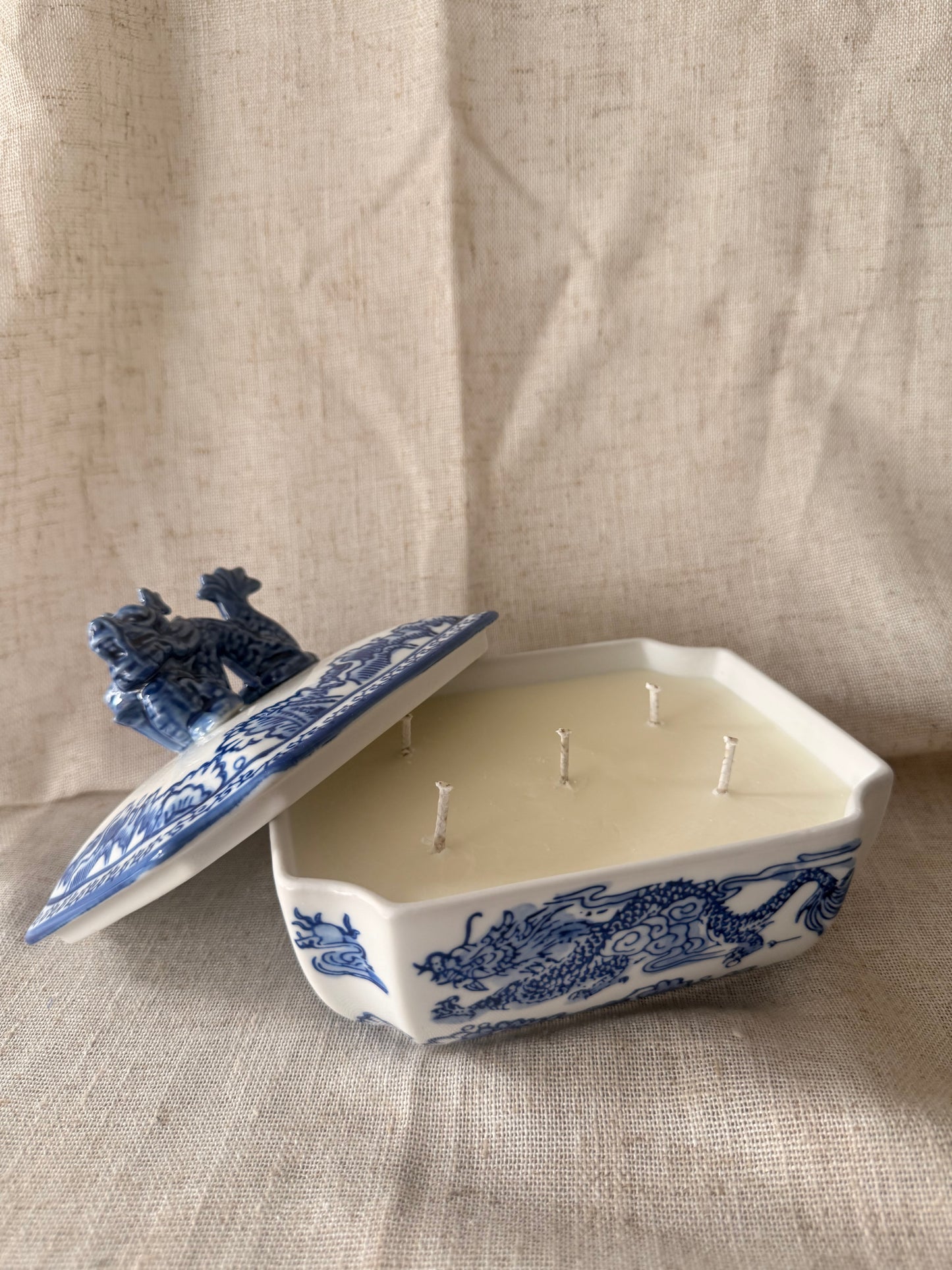 Dragon blue and white Dragon box Candle