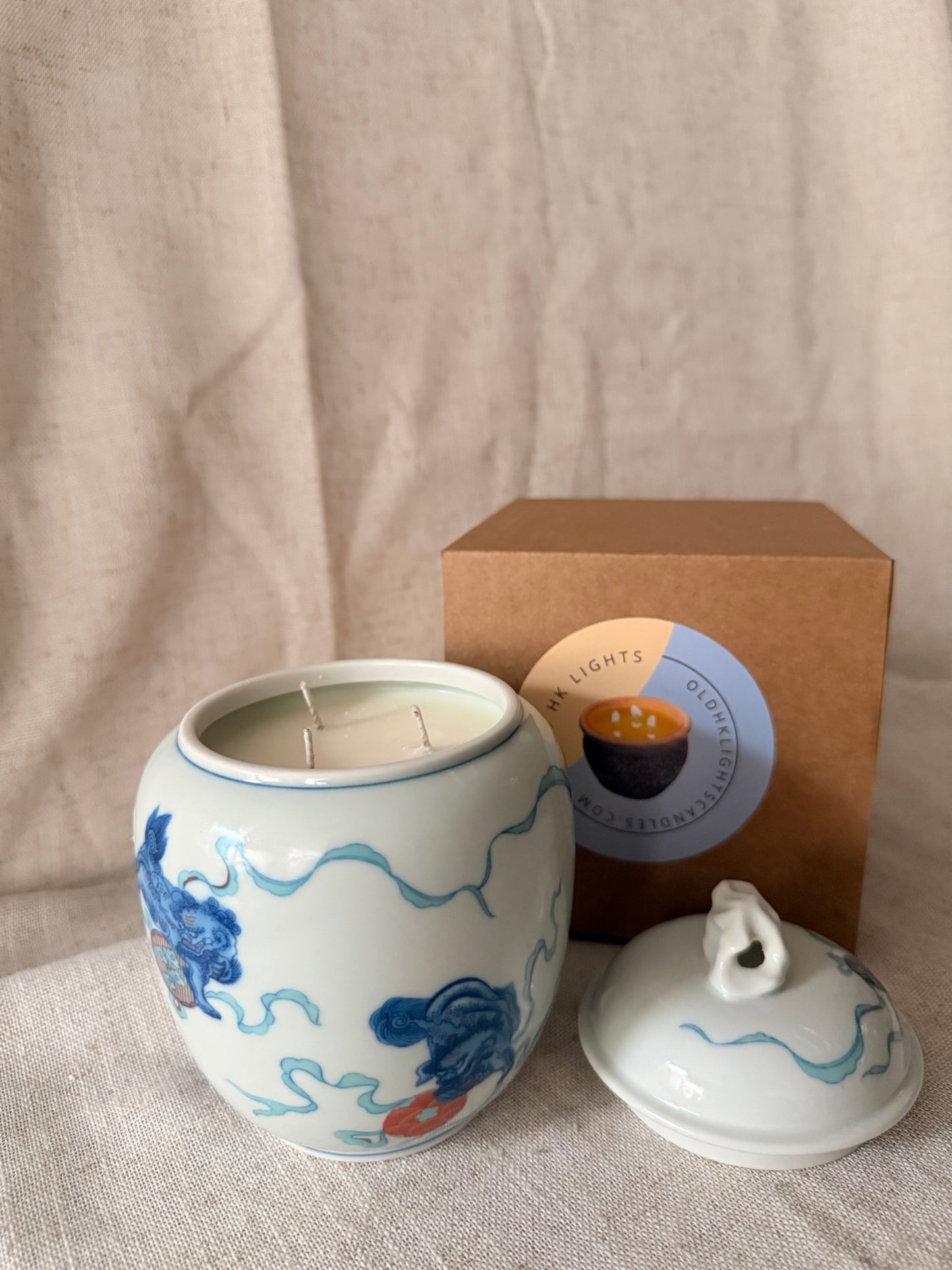 Blue and red Lion tea box Candle