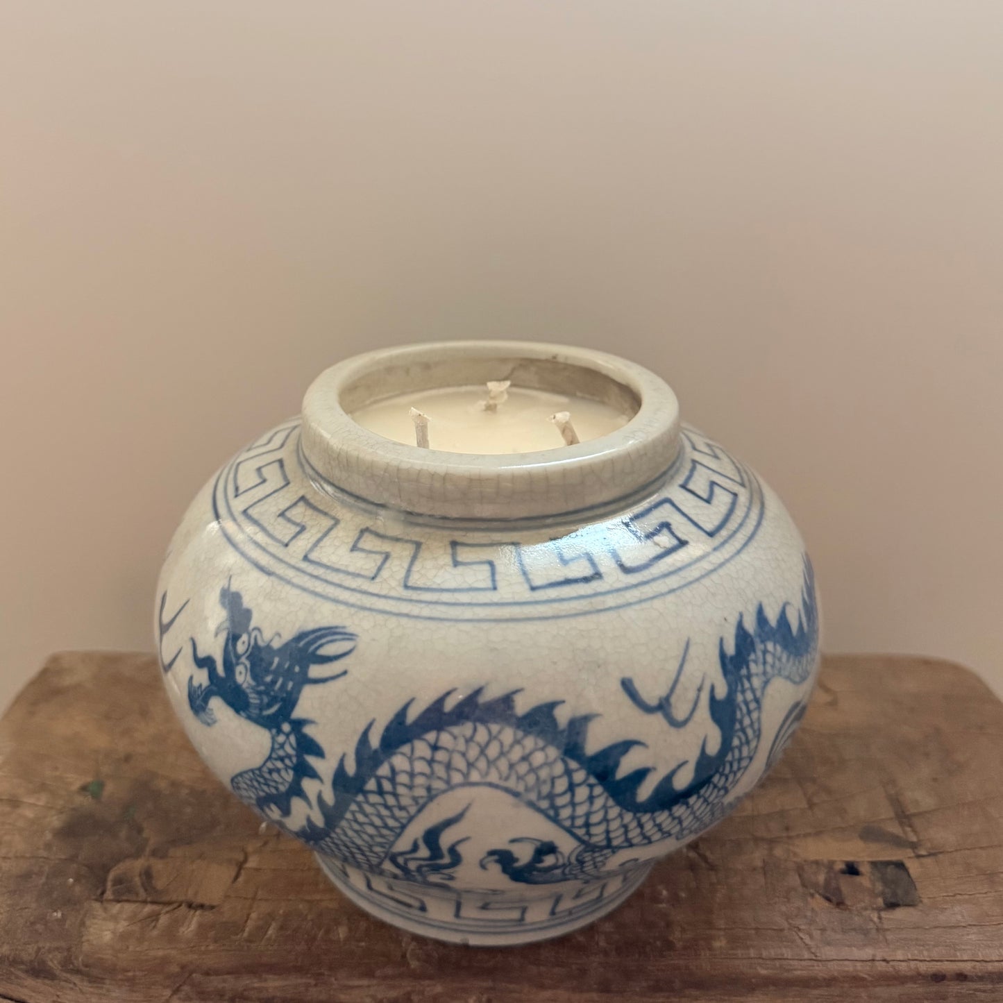 Dragon jar blue and white 3 wicks candle