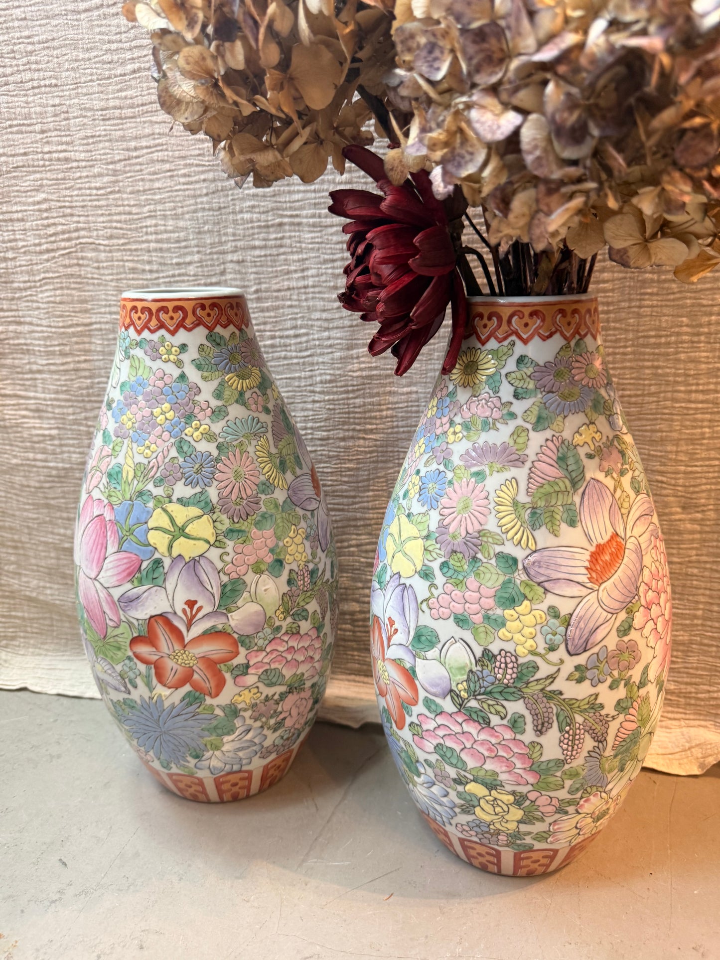 Pair 10000 flowers hand-painted in HK Vases