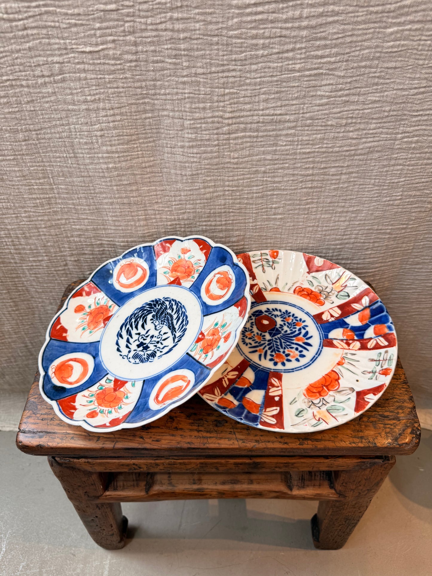 Set of 2 Imari vintage Imari plates