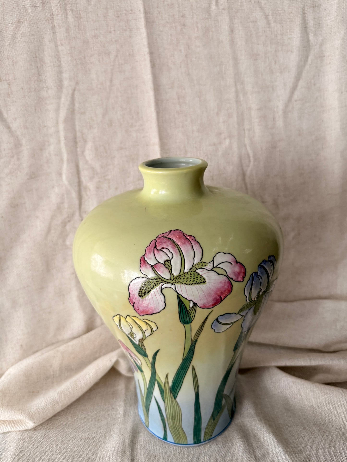 Water Lilies hand-painted in HK pastel Vase