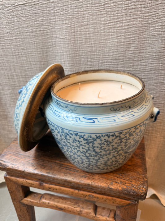 Giant blue and white porridge jar 6 wicks Candle