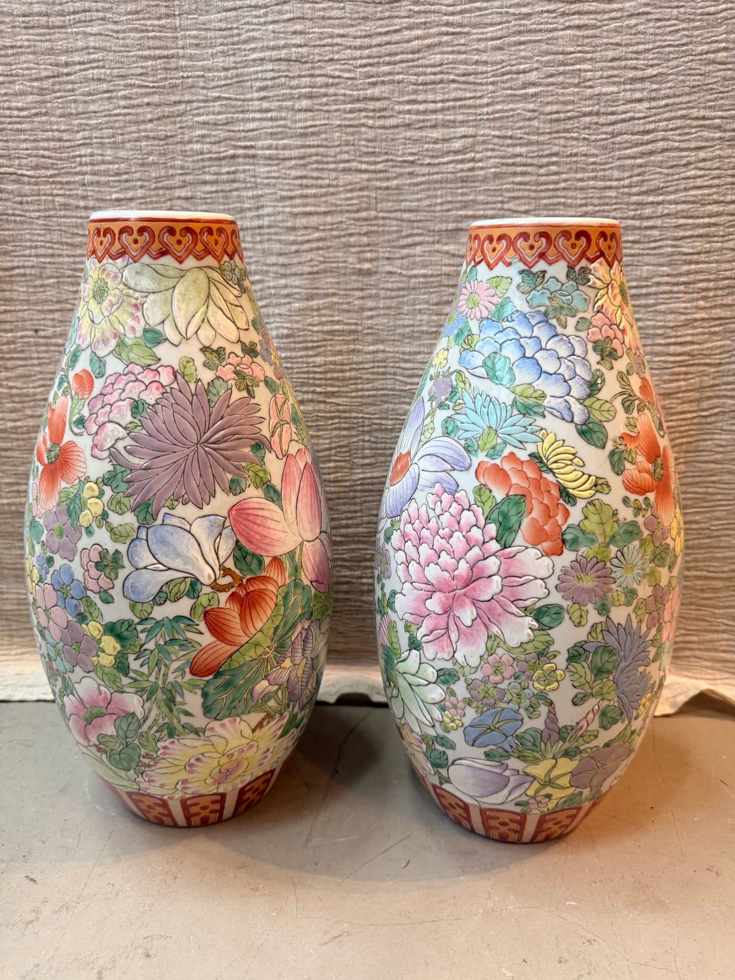 Pair 10000 flowers hand-painted in HK Vases