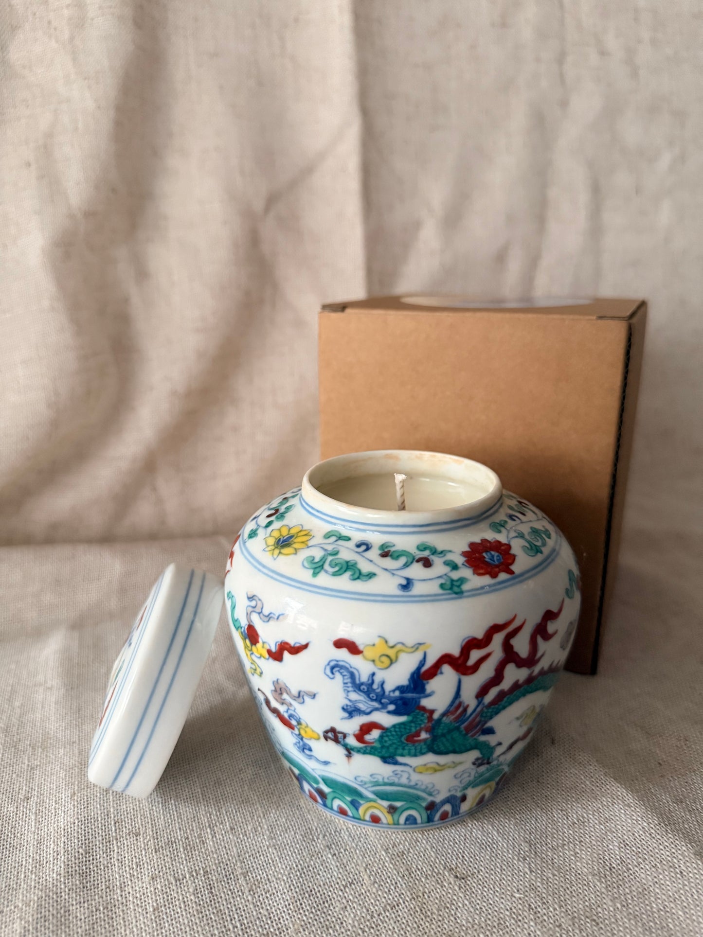 Fine porcelain small ginger jar candle