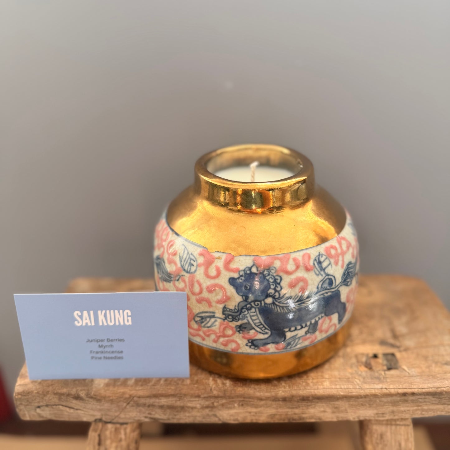 Gold navy and pink 1 wick lion candle