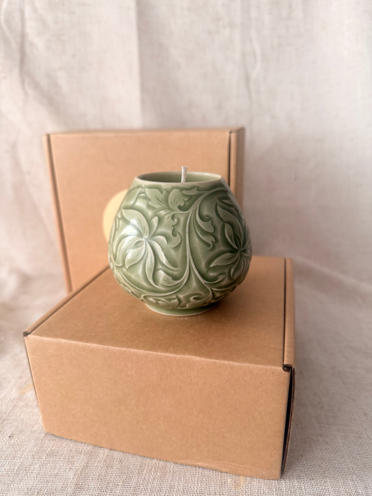 Celadon arabesque cup Candle