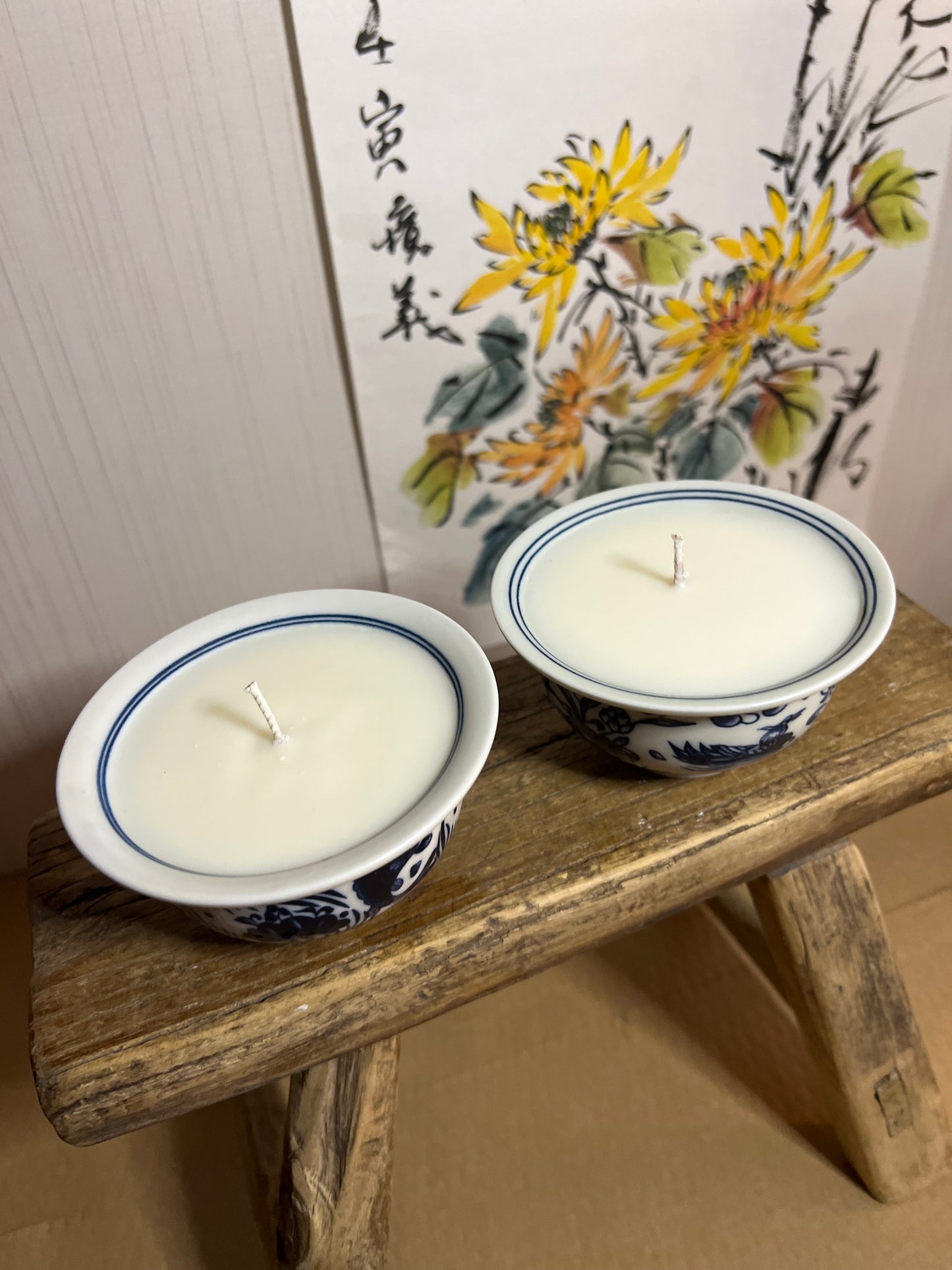 Set of 2 blue and white tea bowl candles