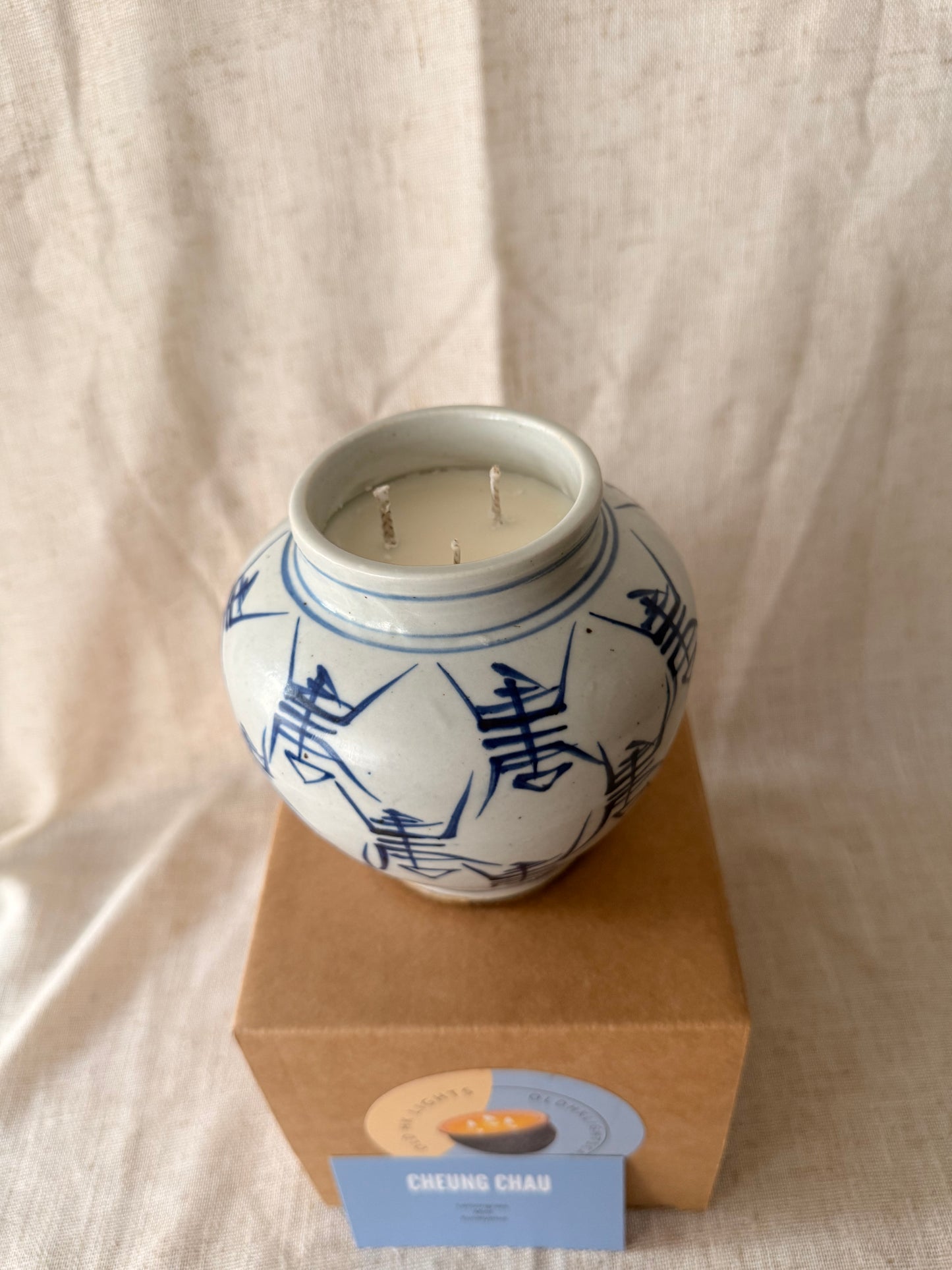 Characters small Vase 3 wicks Candle