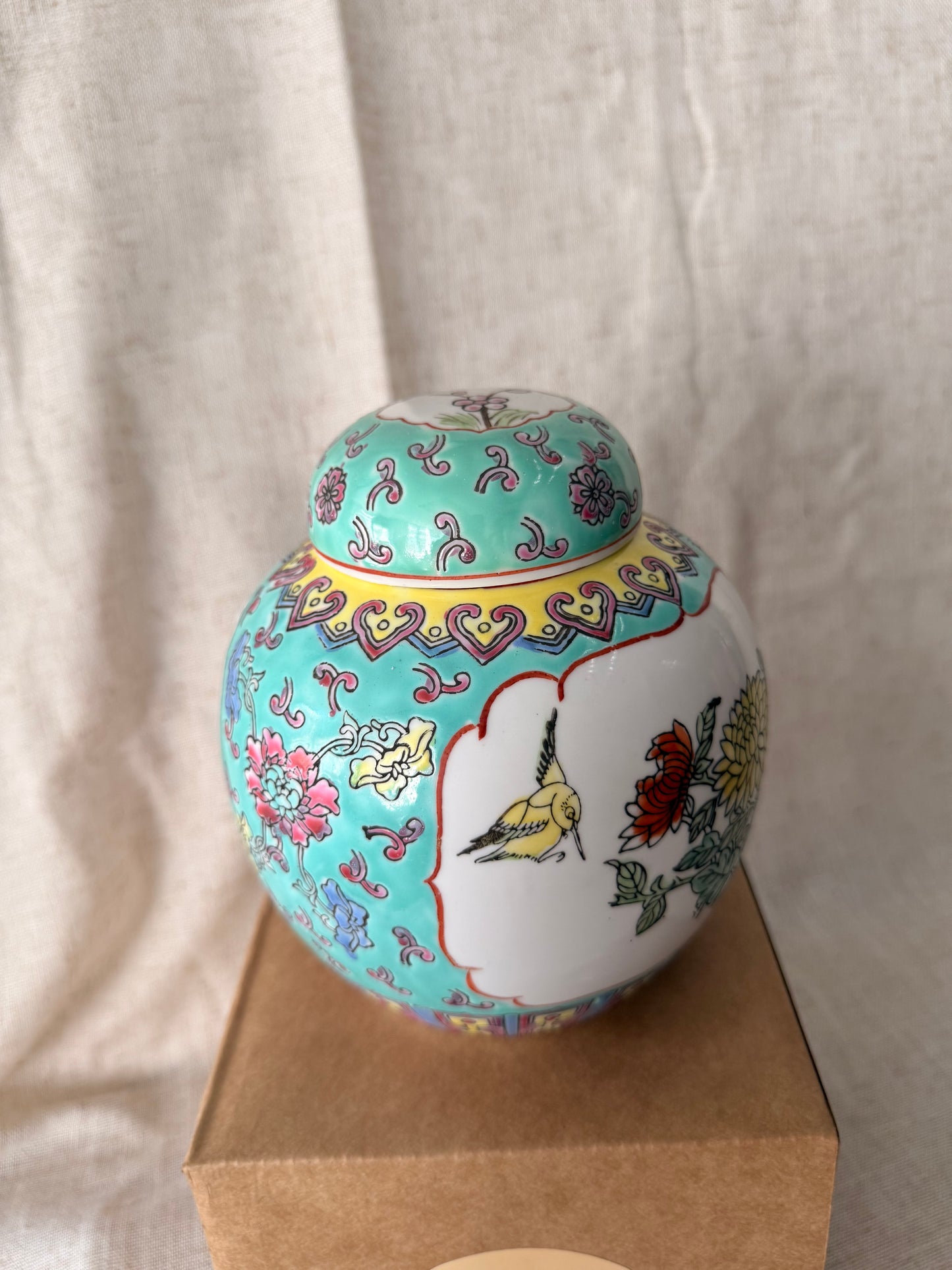 Turquoise blue Bird ginger jar Candle