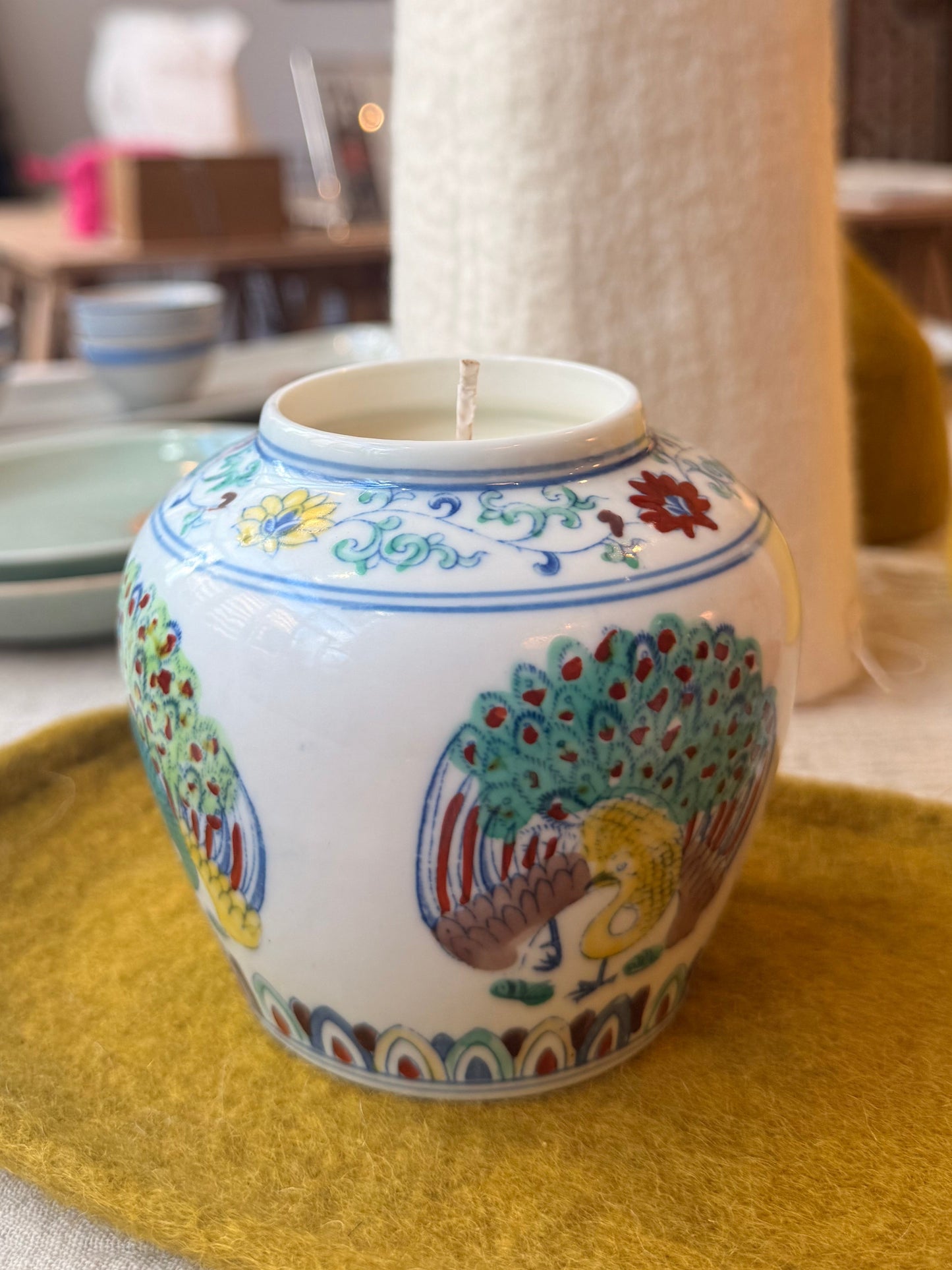 Fine porcelain small ginger jar candle