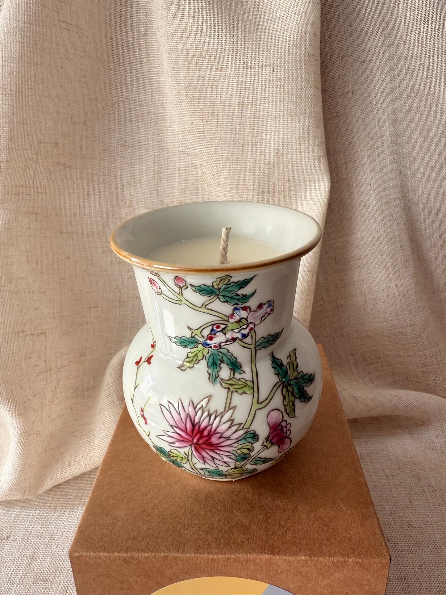 Rooster and peonies small vases candles