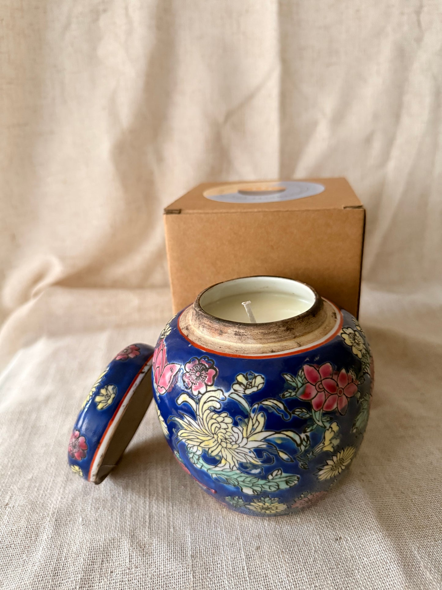Bright blue Floral round tea jar Candle