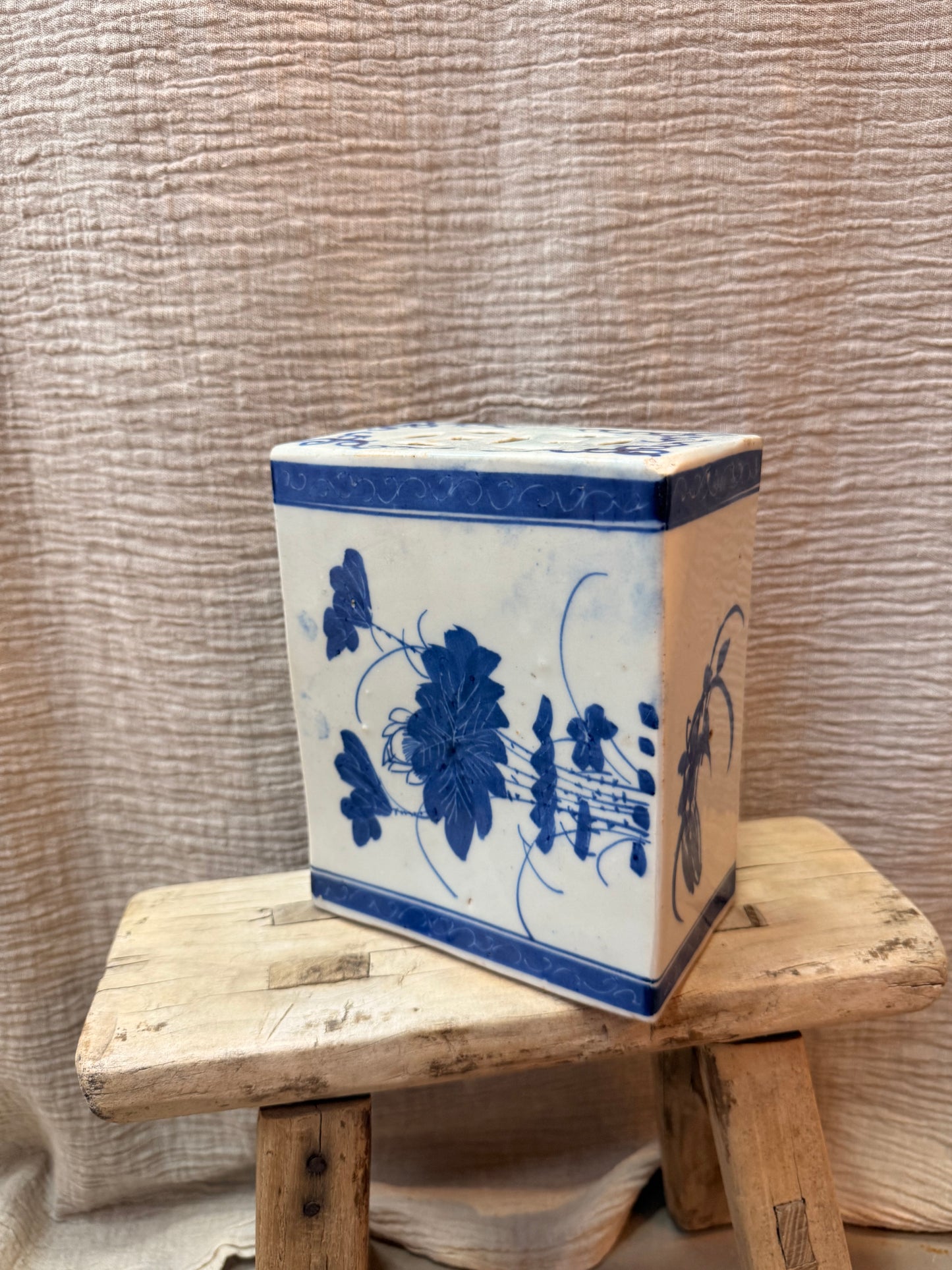 Ceramic blue and white Floral Antique pillows