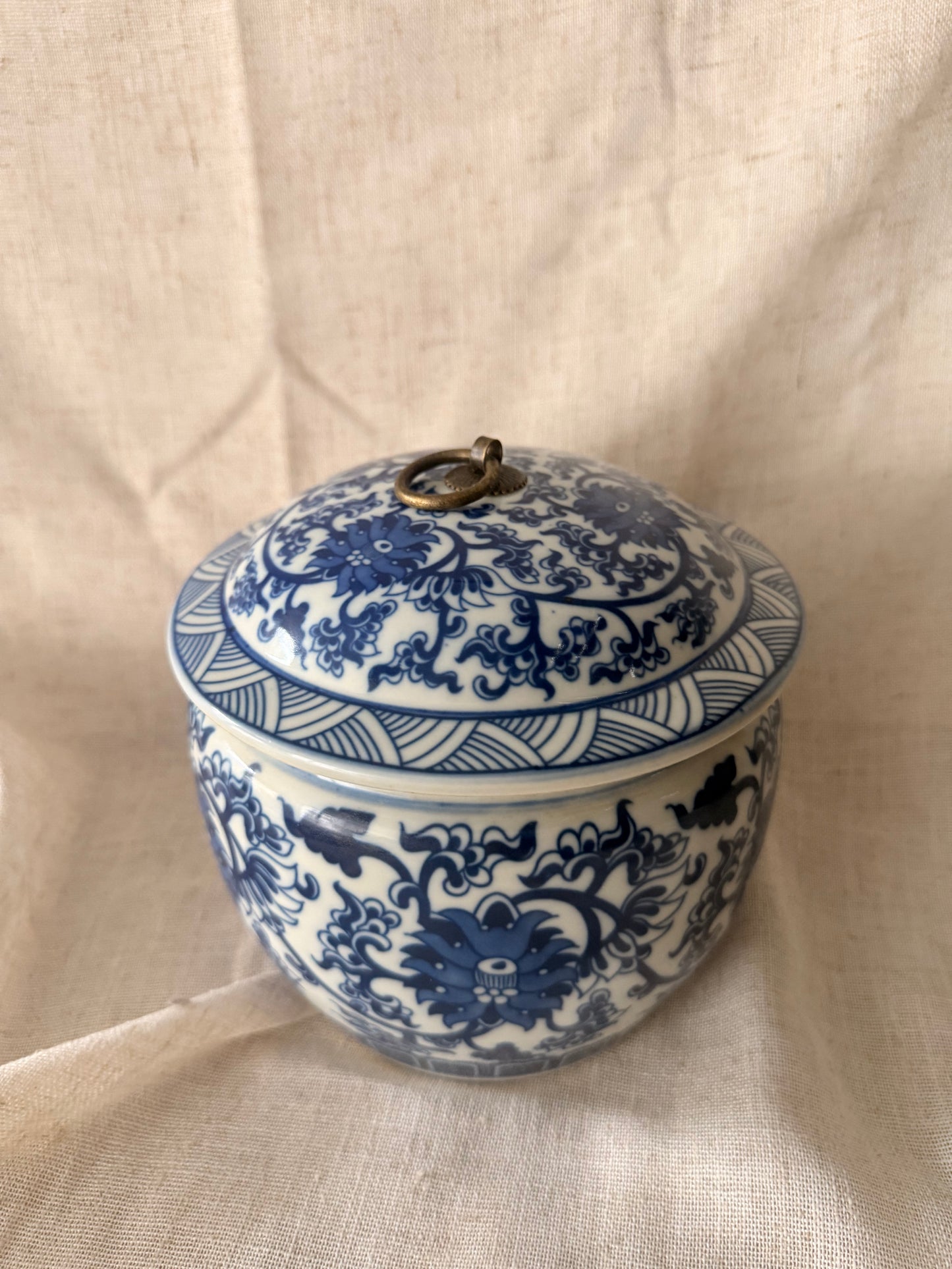 Porridge Jar floral blue and while large Candle