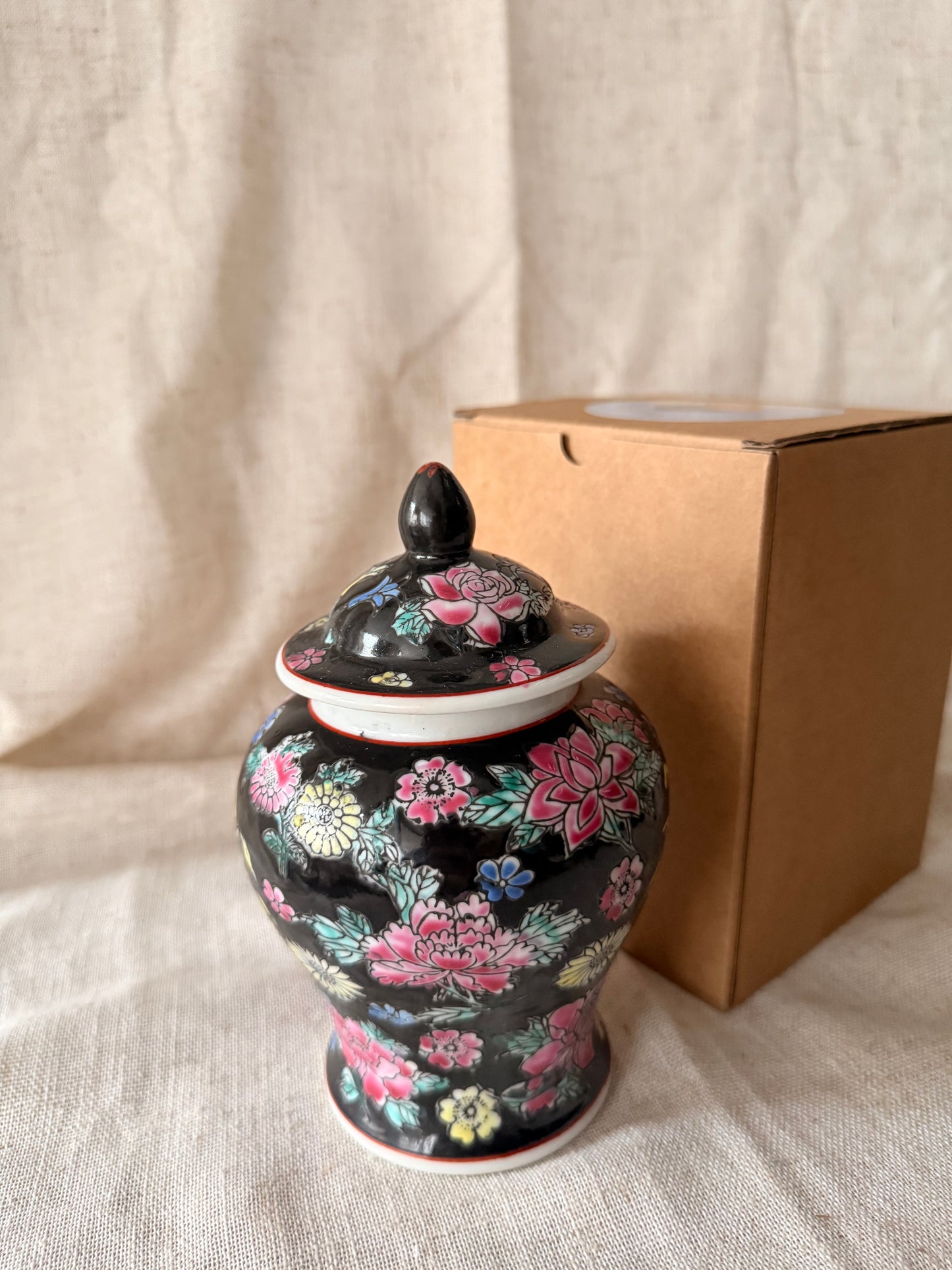 Black floral Temple jar Candle