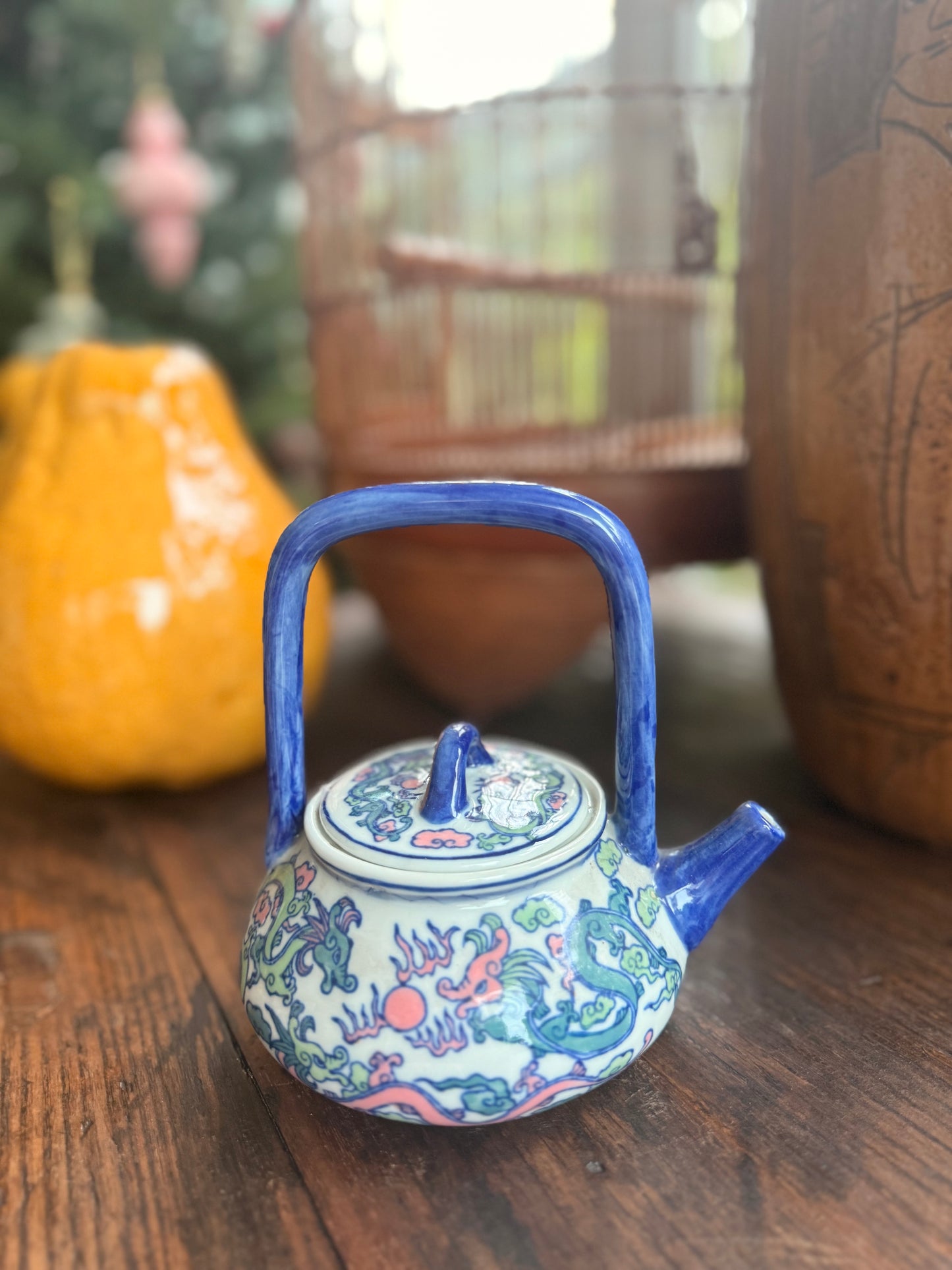 Hand painted in HK colorful dragon tea pot