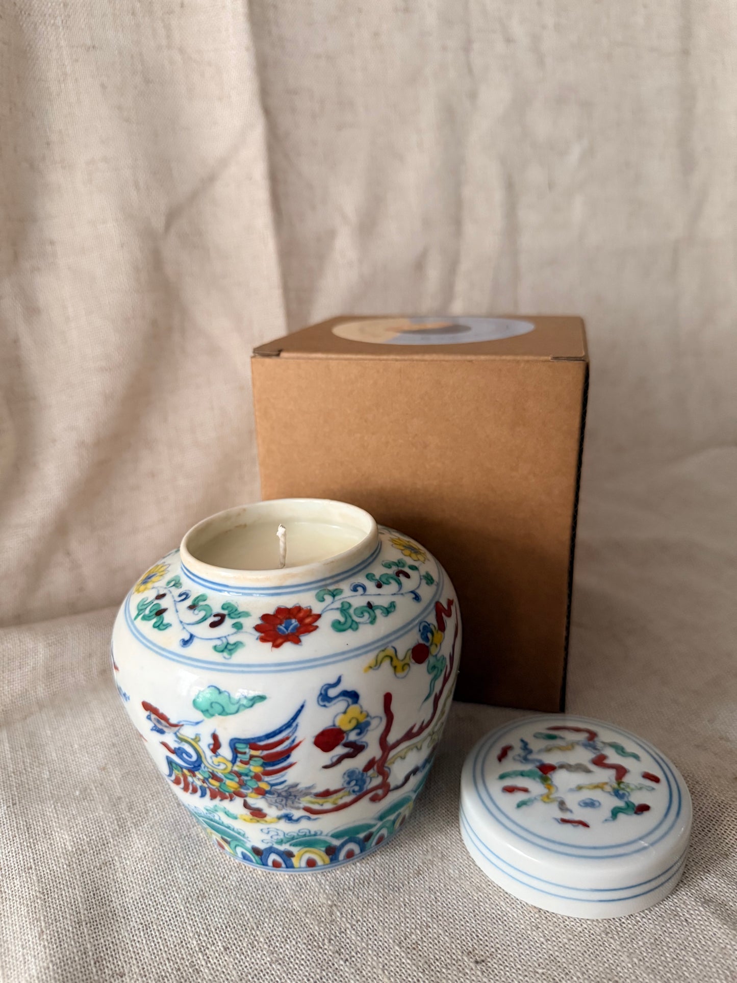 Fine porcelain small ginger jar candle