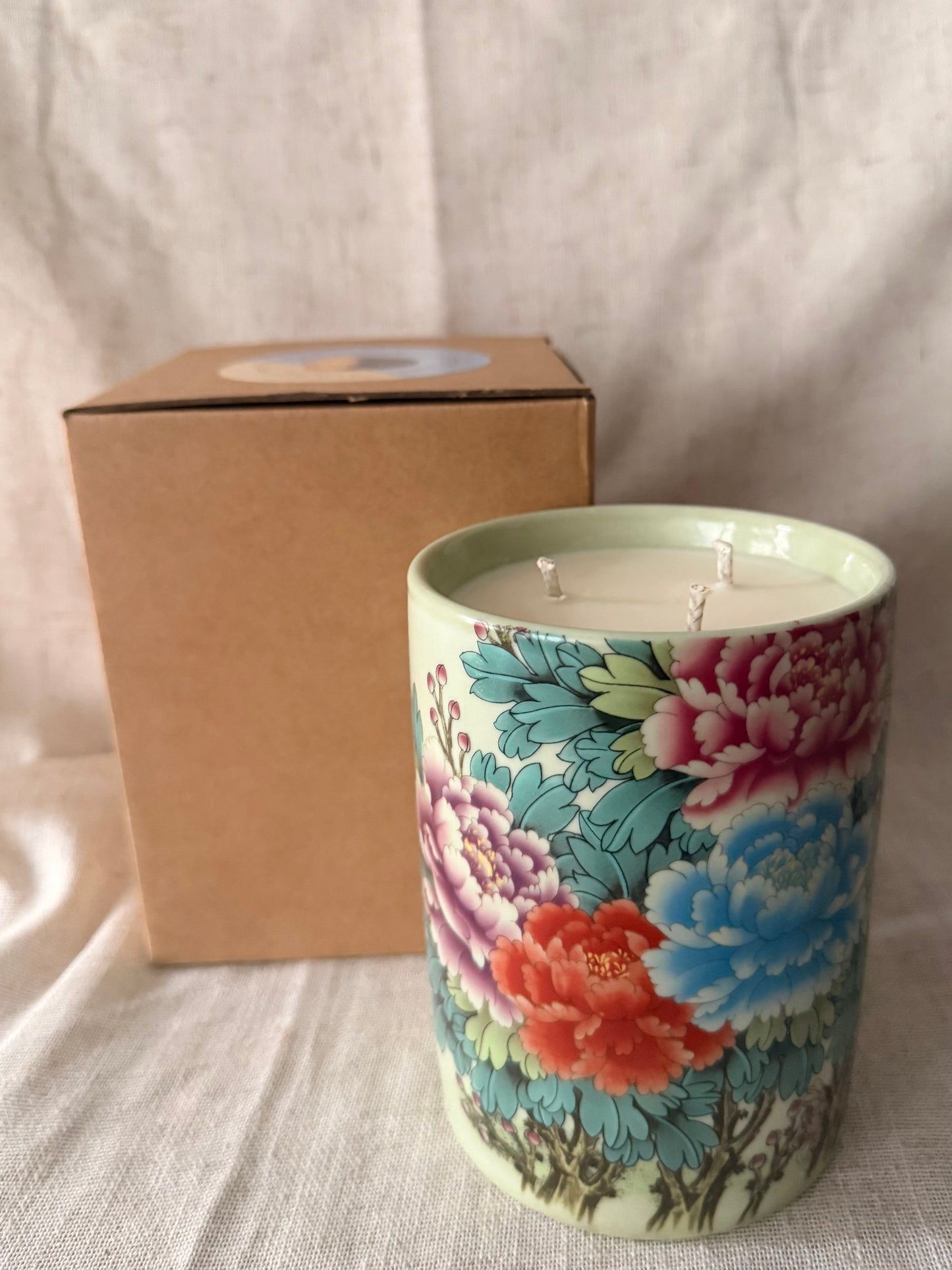 Chrysanthemum tall Brush Pot Candle