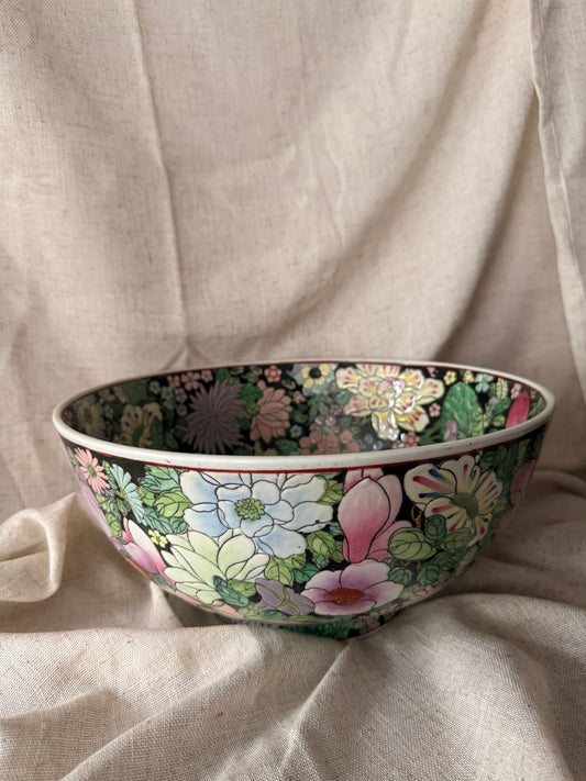 Large Guan Cai hand painted fruit Bowl