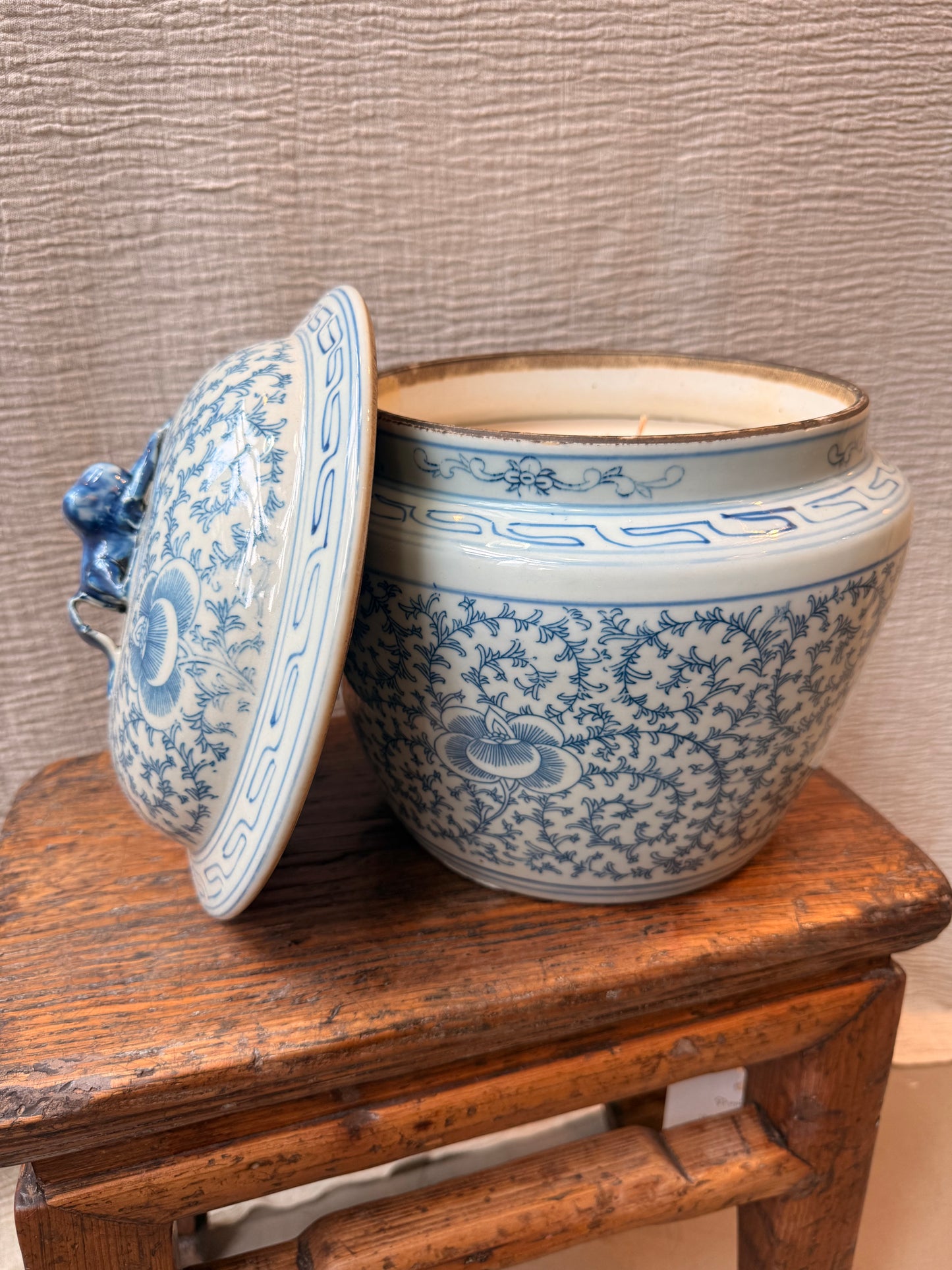 Giant blue and white porridge jar 6 wicks Candle
