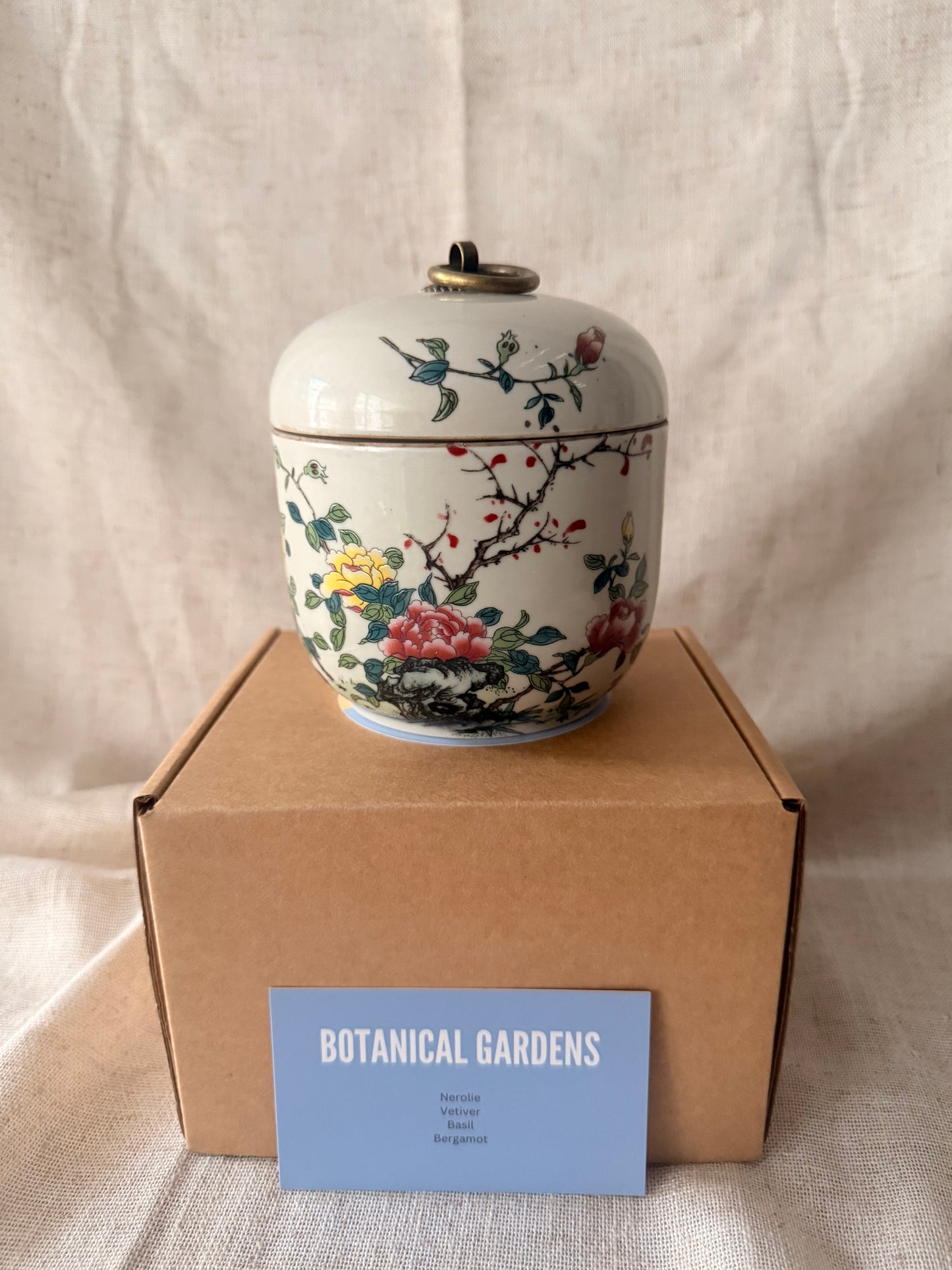 Round roses Tea Jar Candle