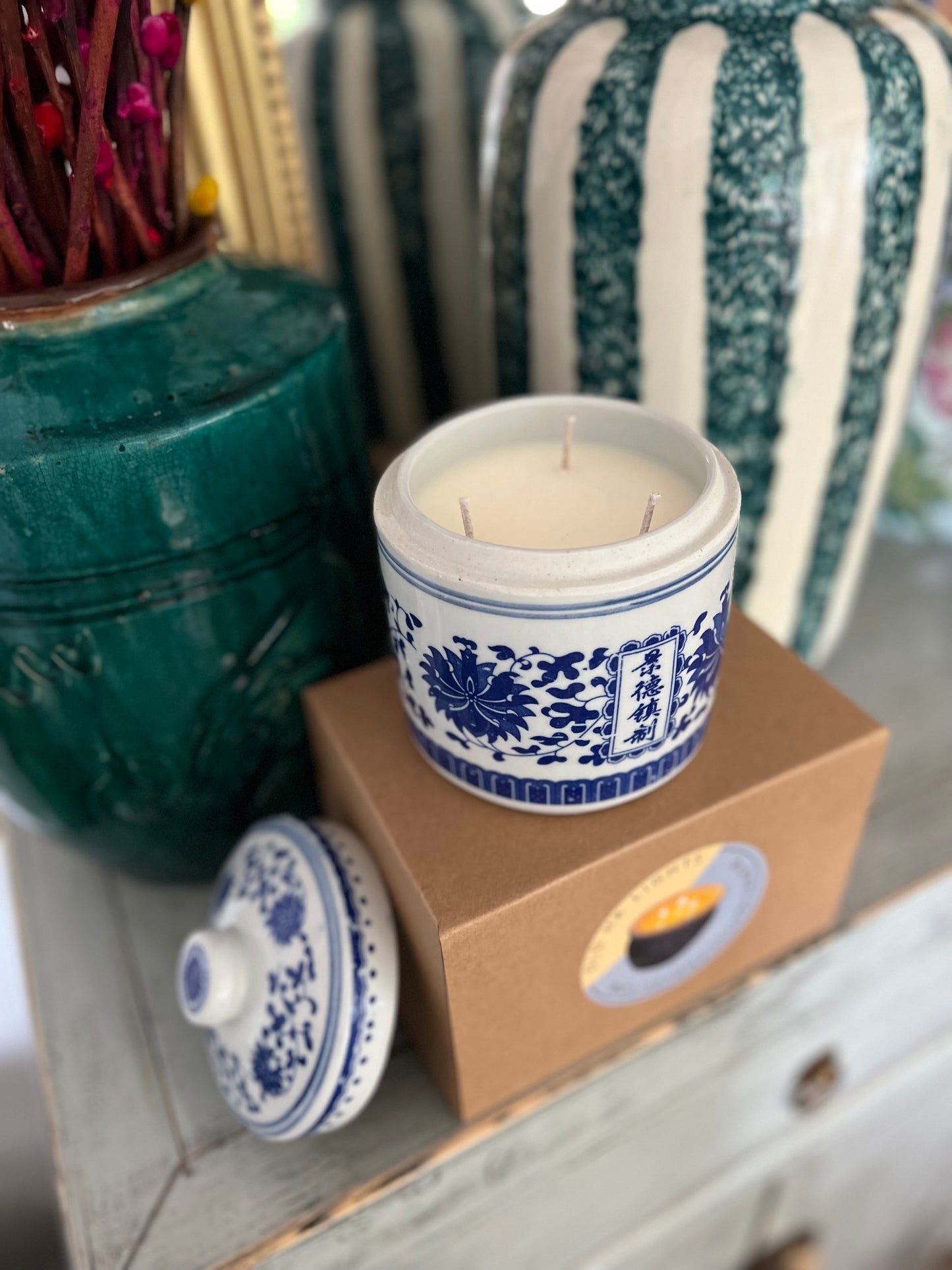 Floral blue & white tea-box 3 wicks Candle