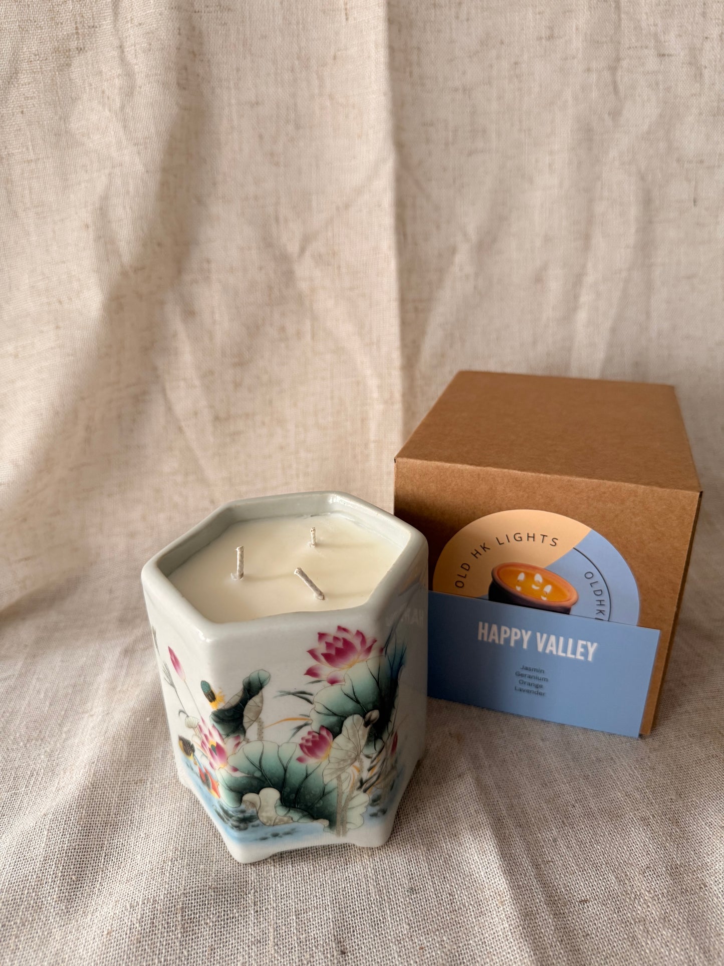 Hexagonal Lotus 3 wicks Candle