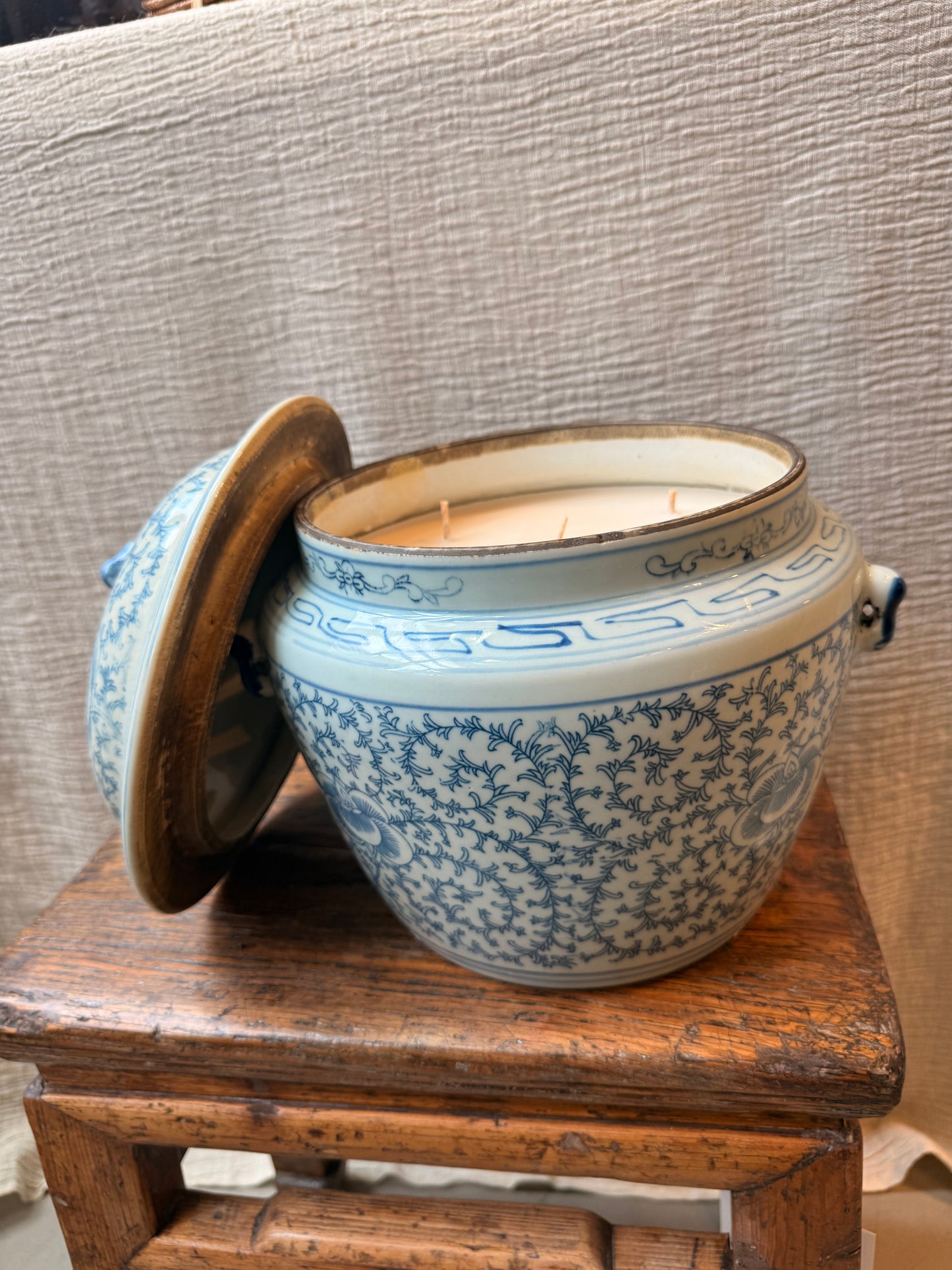 Giant blue and white porridge jar 6 wicks Candle