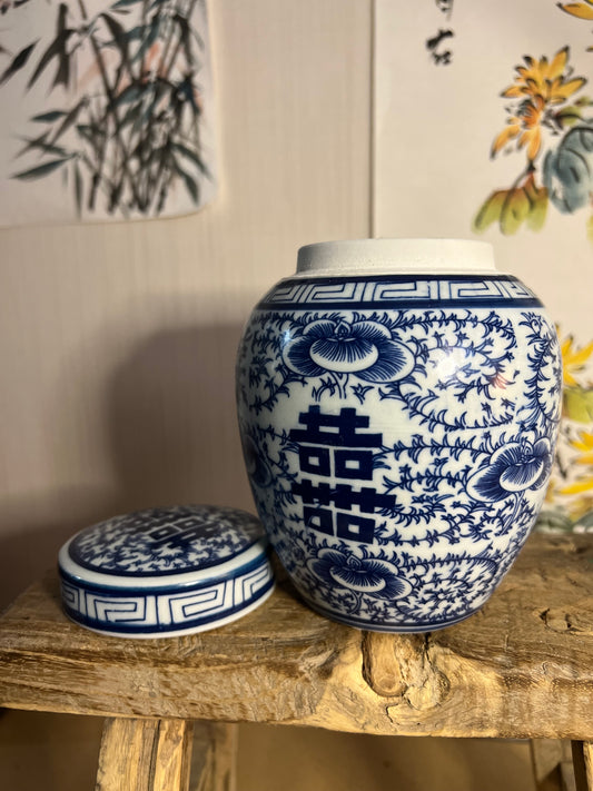 Blue and white double Happiness tea box candle