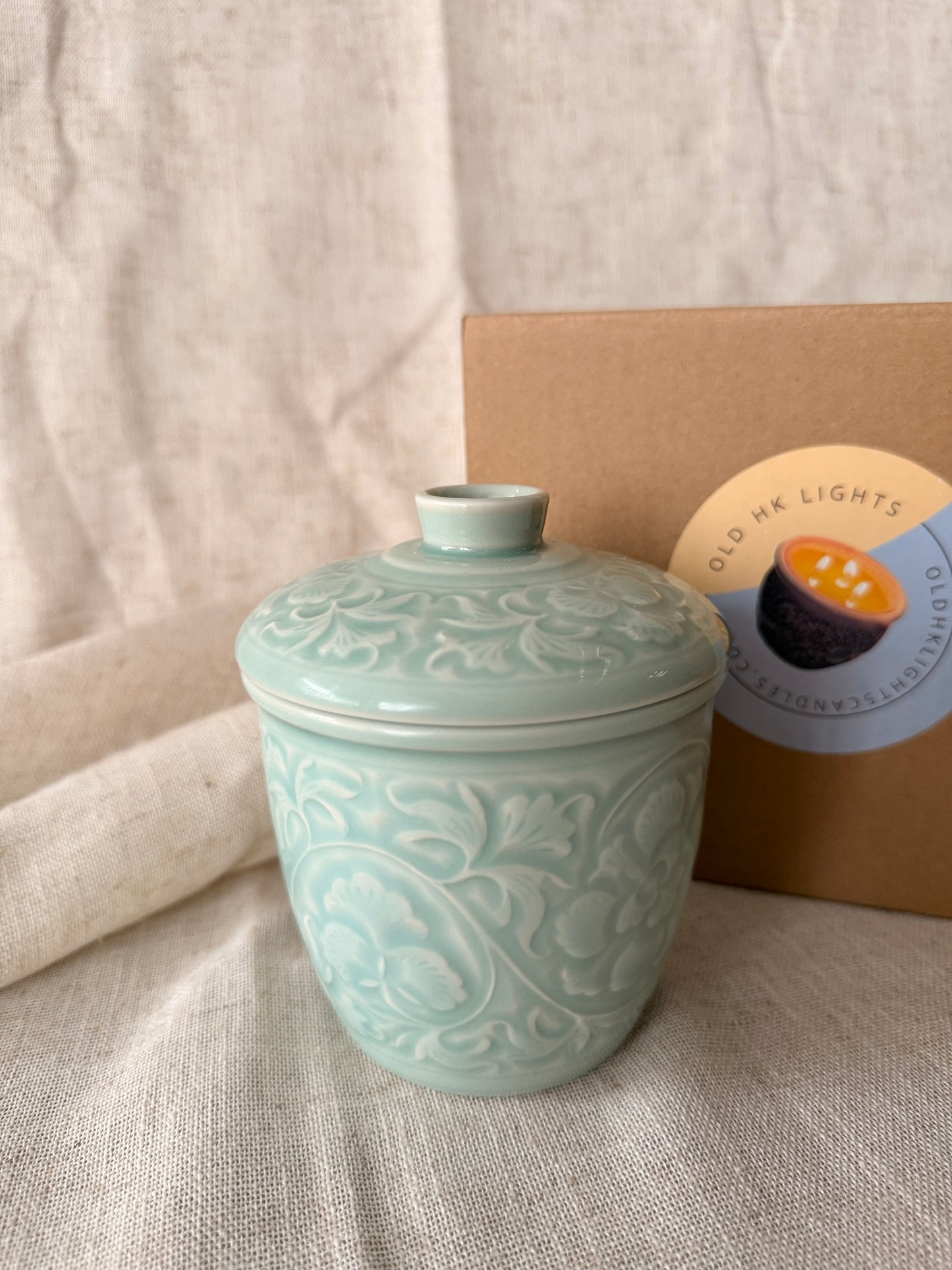 Celadon floral cup 3 wicks candle