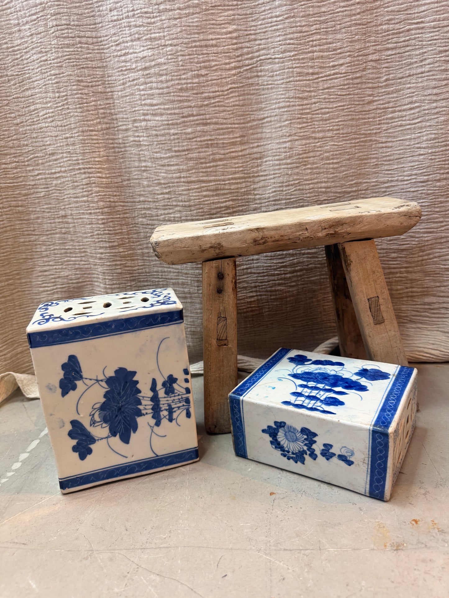 Ceramic blue and white Floral Antique pillows