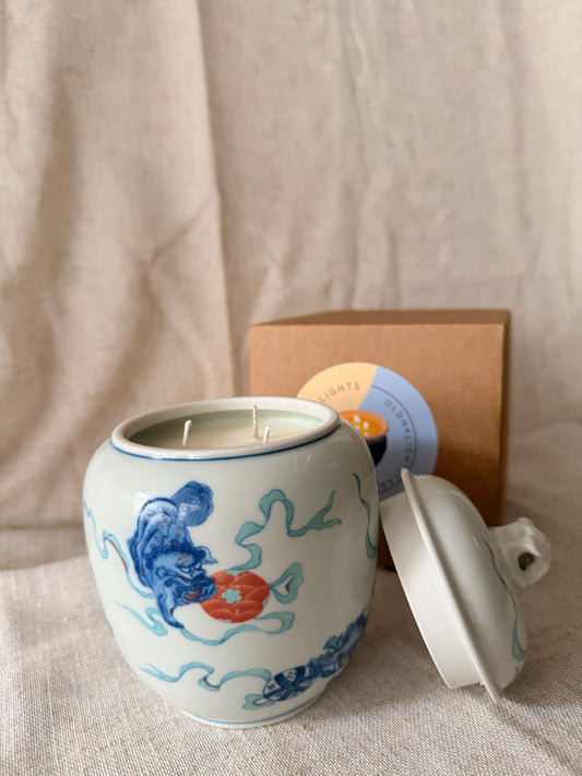 Blue and red Lion tea box Candle