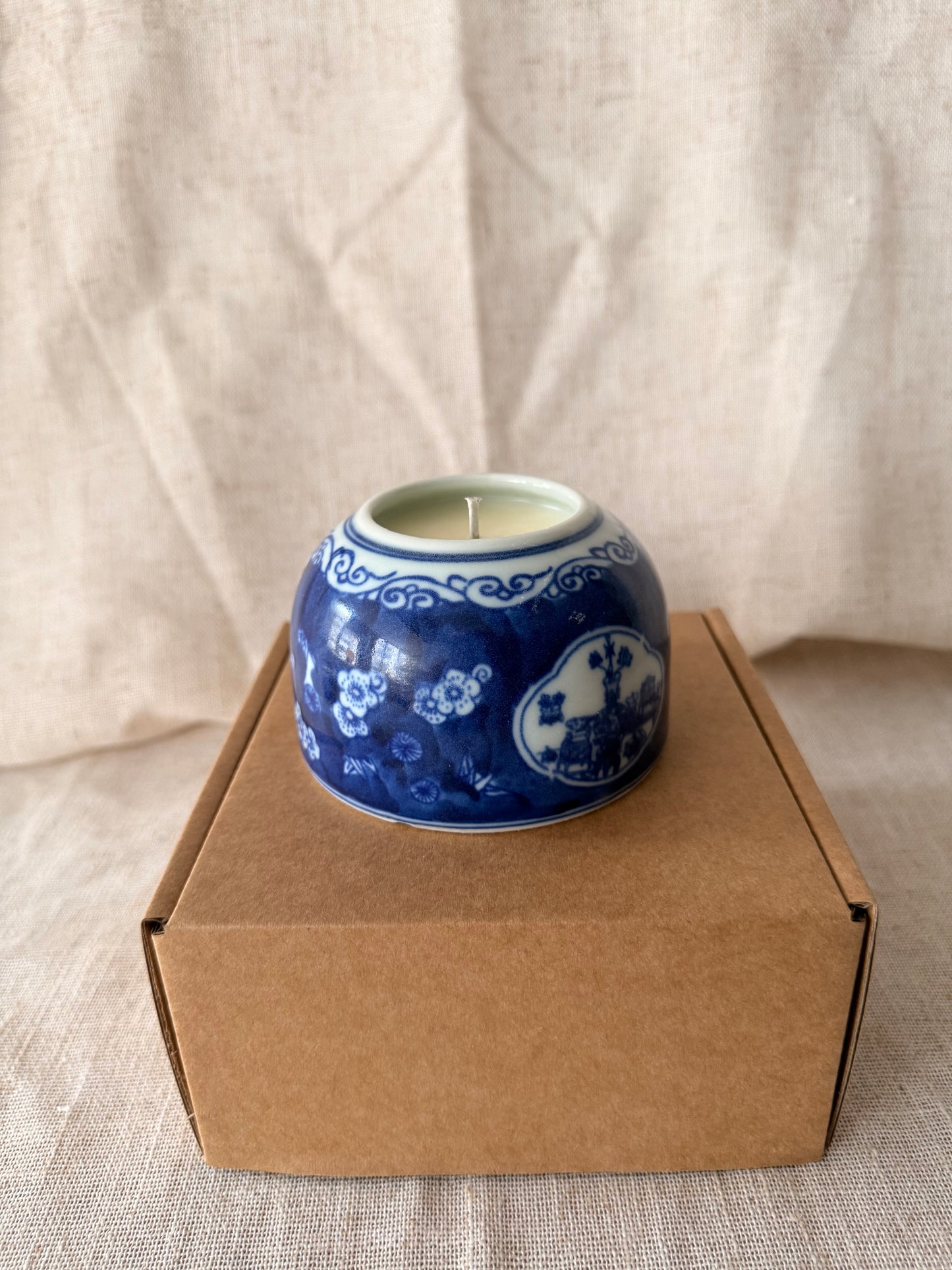 Small blue floral vintage Candle